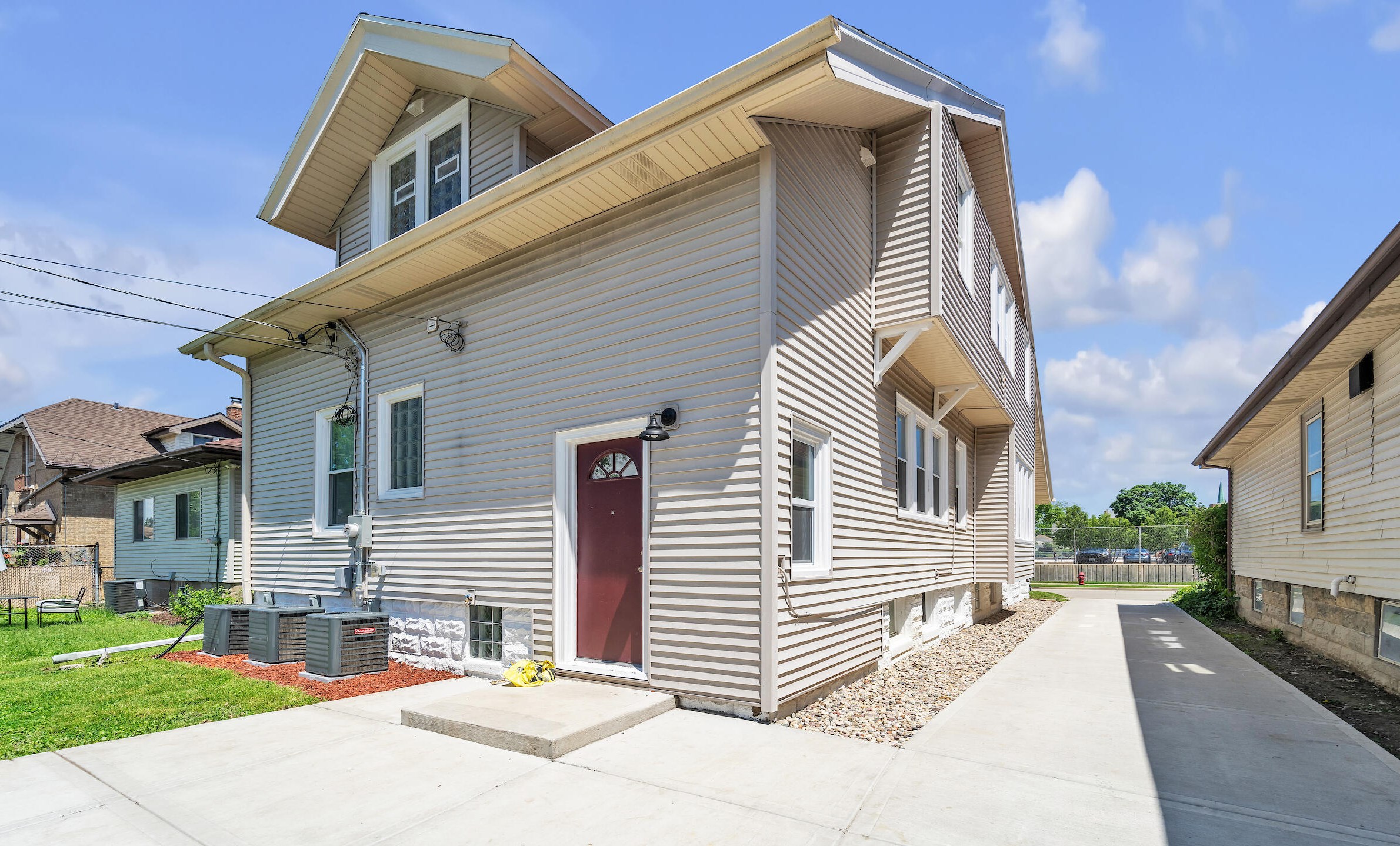 1639 79, Milwaukee WI 53219-1718 exterior