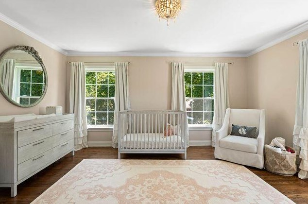 728 Juniper Ln, Milwaukee WI 53209-2148 exterior