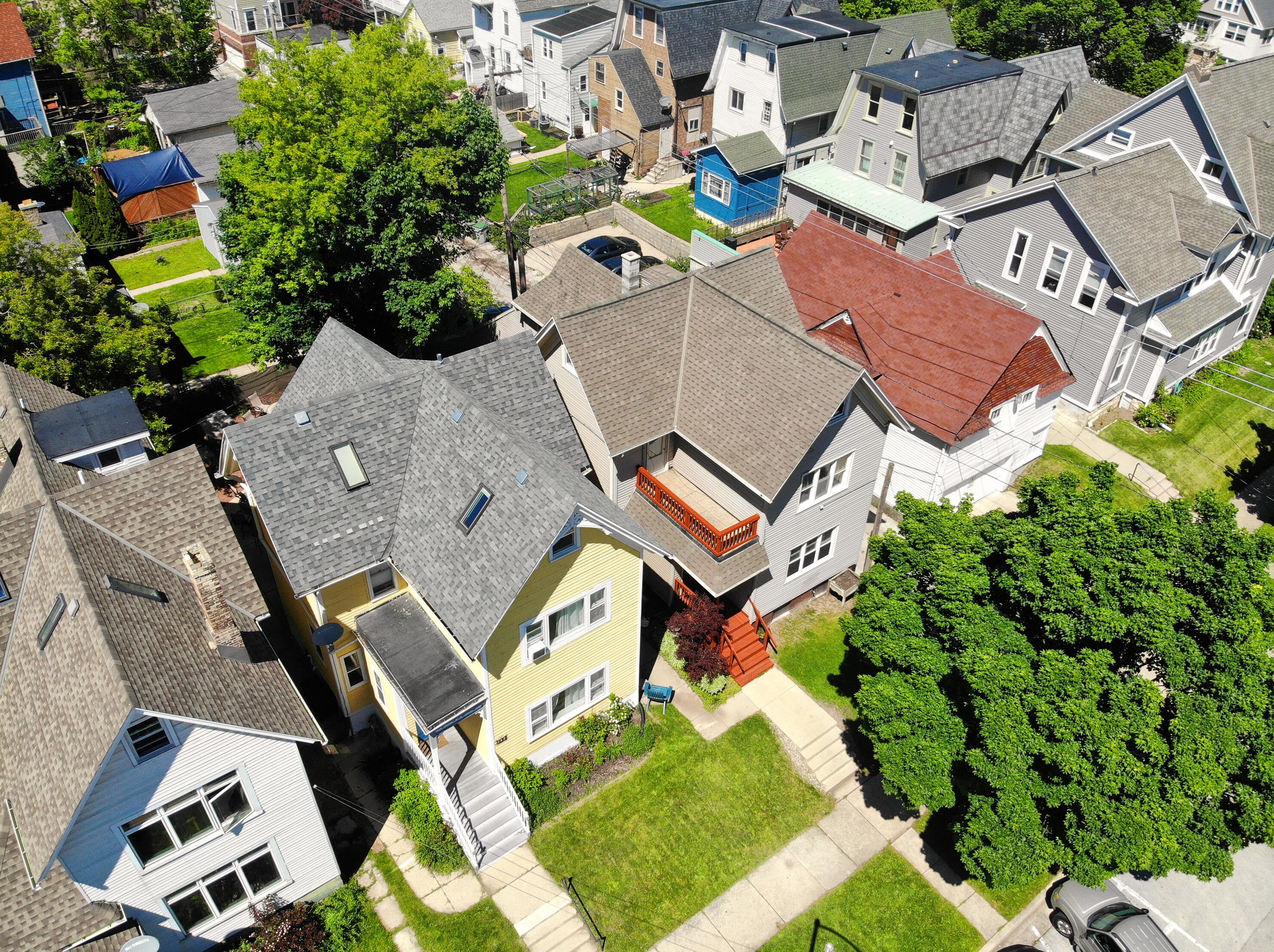 812 Kewaunee St, Milwaukee WI 53202-2020 exterior