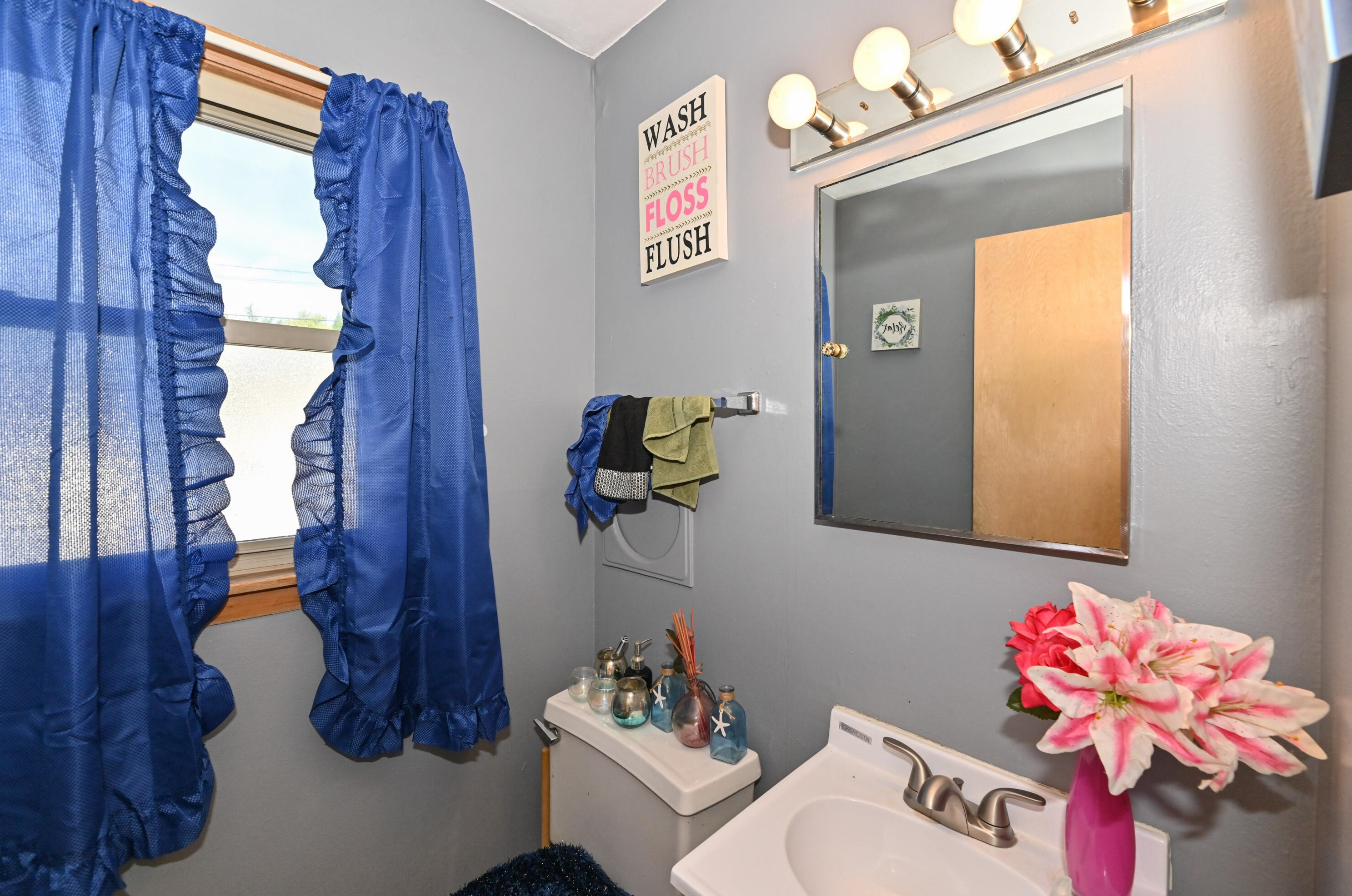 236 Ohio St, Racine WI 53405-3931 exterior