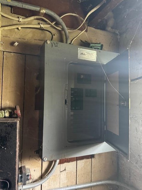 1966 Vienna Ave, Milwaukee WI  53206-1912 exterior