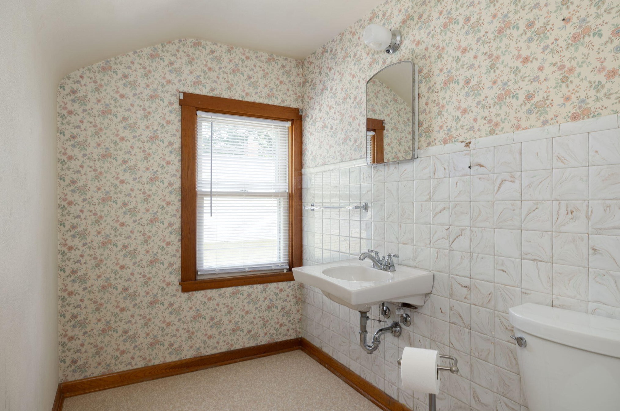 355 21st St, La Crosse WI  54601-5083 exterior