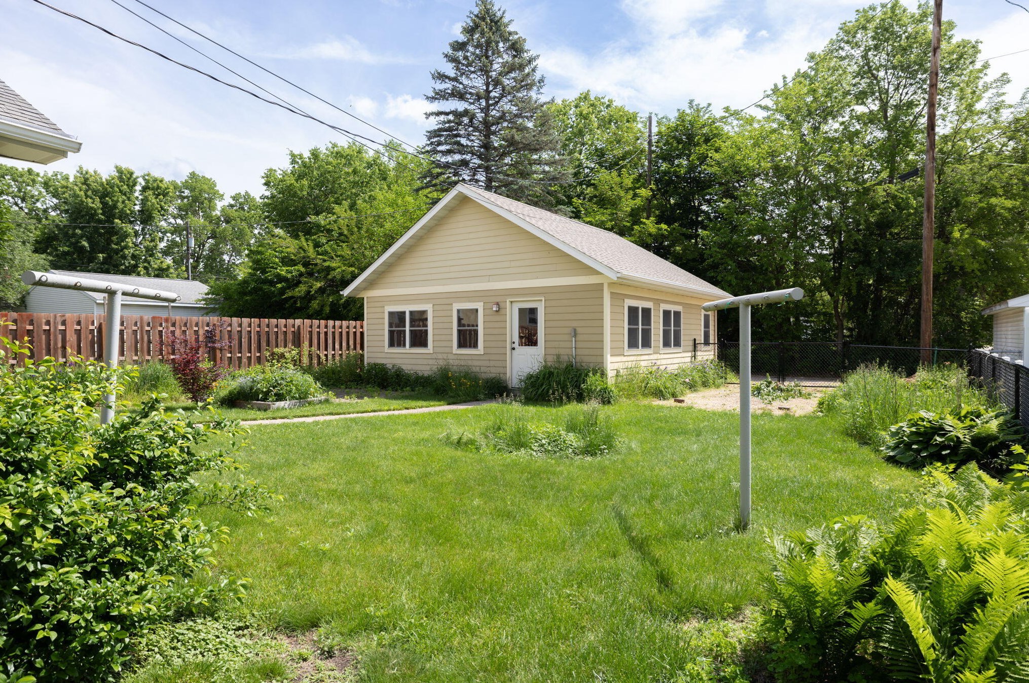 355 21st St, La Crosse WI  54601-5083 exterior