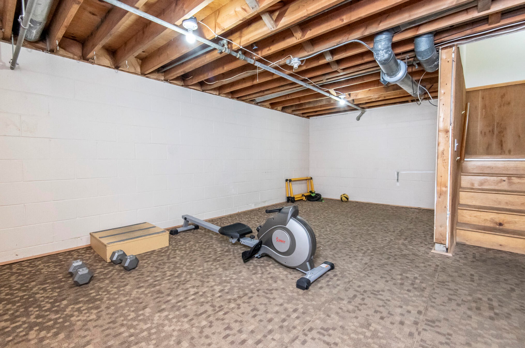 8027 94, Milwaukee WI 53214-2754 exterior