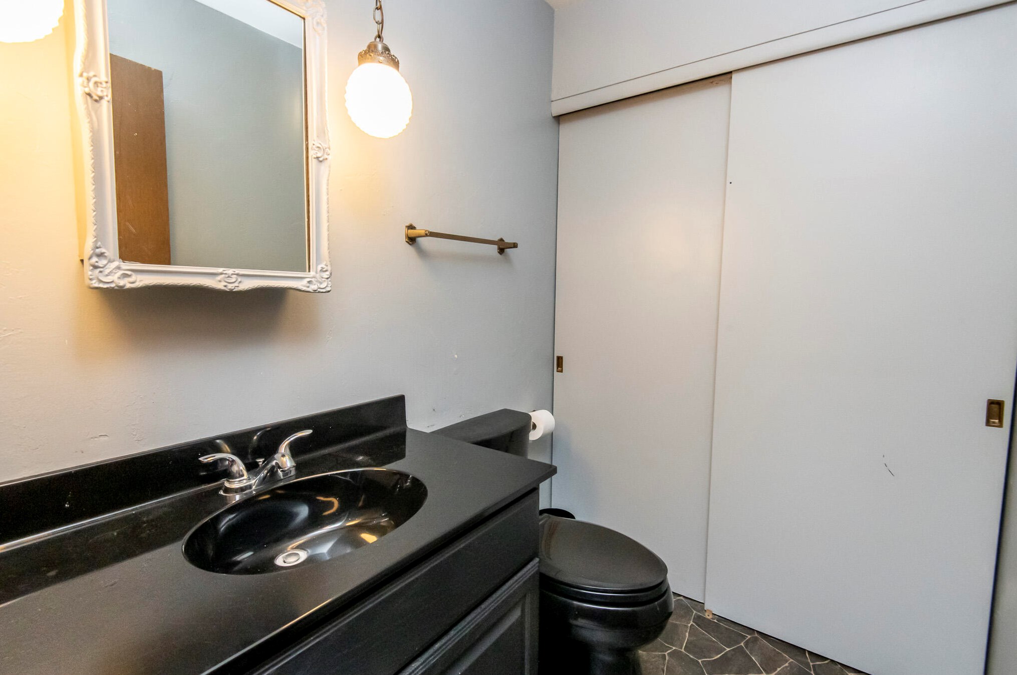 8027 94, Milwaukee WI 53214-2754 exterior