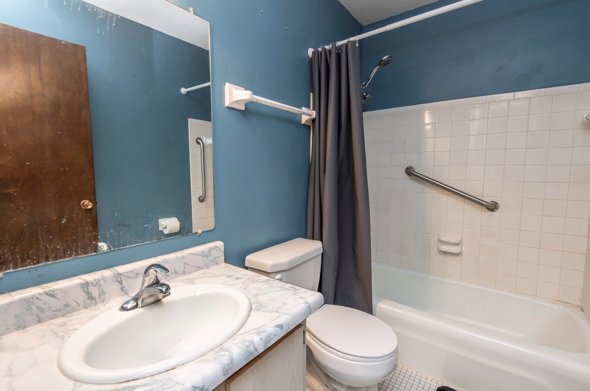 8027 94, Milwaukee WI 53214-2754 exterior