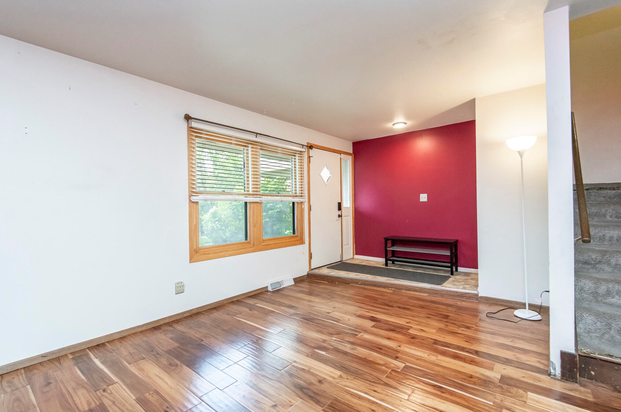 8027 94, Milwaukee WI 53214-2754 exterior