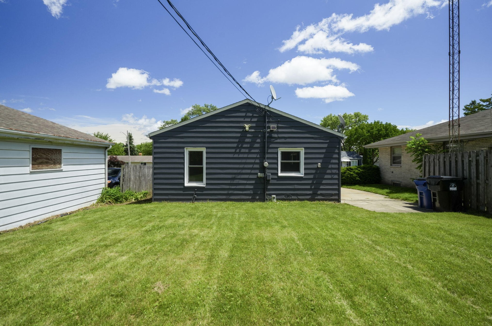 1424 Oregon St, Racine WI  53405-3152 exterior