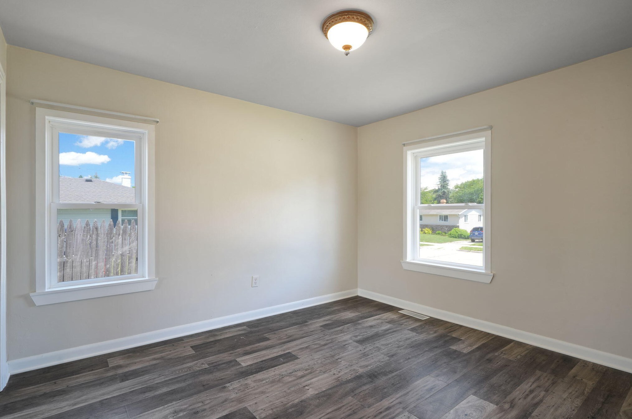 1424 Oregon St, Racine WI  53405-3152 exterior