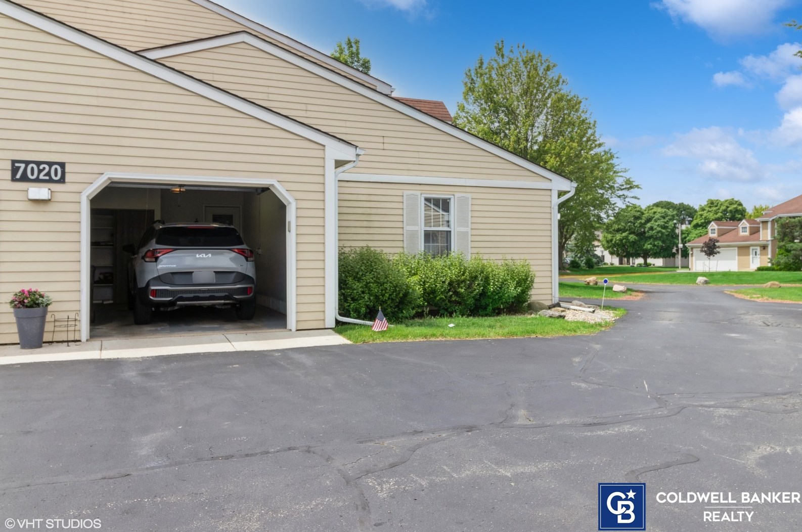 7020 Mariner Dr, Racine WI  53406-3867 exterior