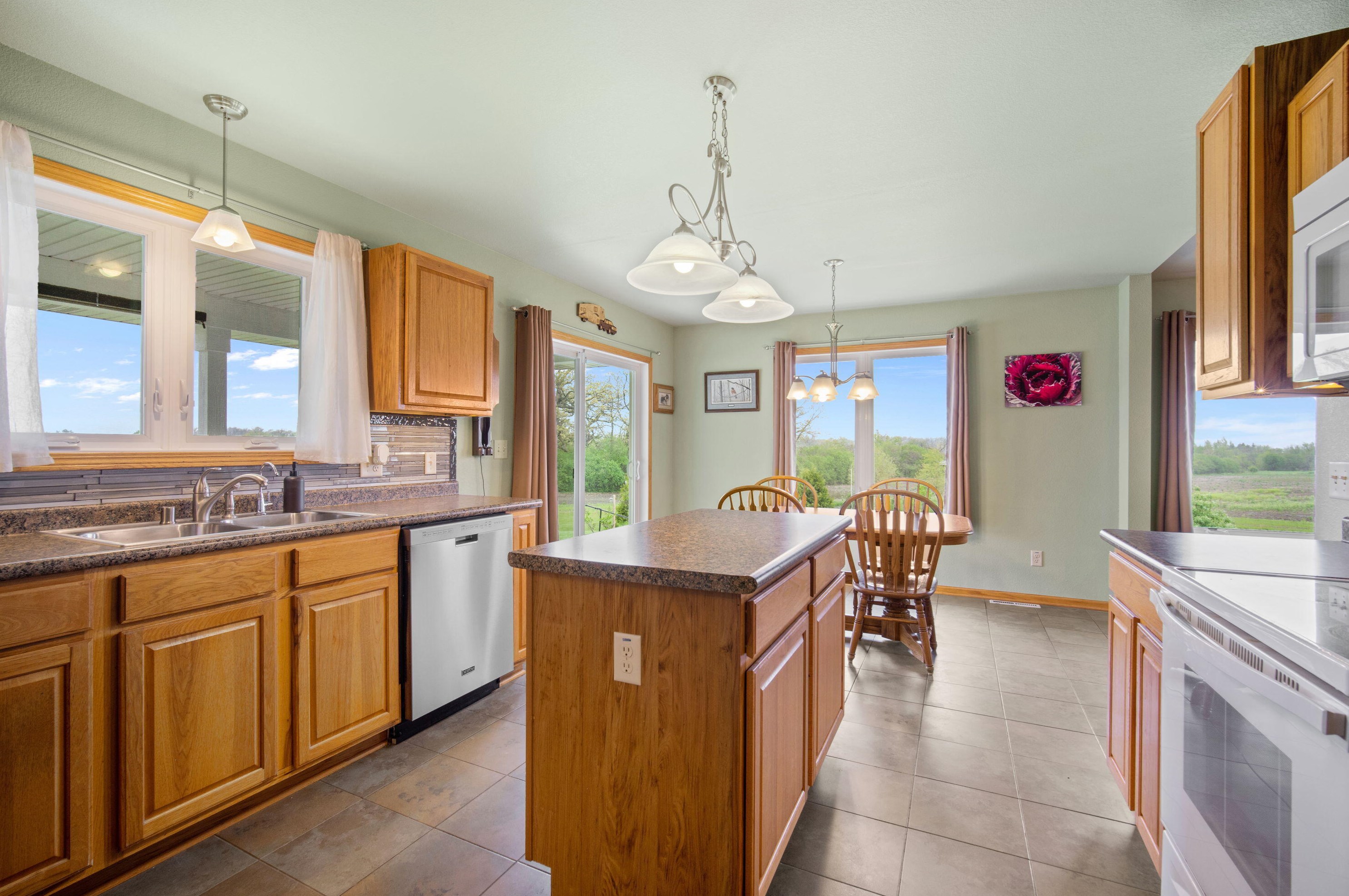 15714 Braun Rd, Sturtevant WI 53177-9433 exterior