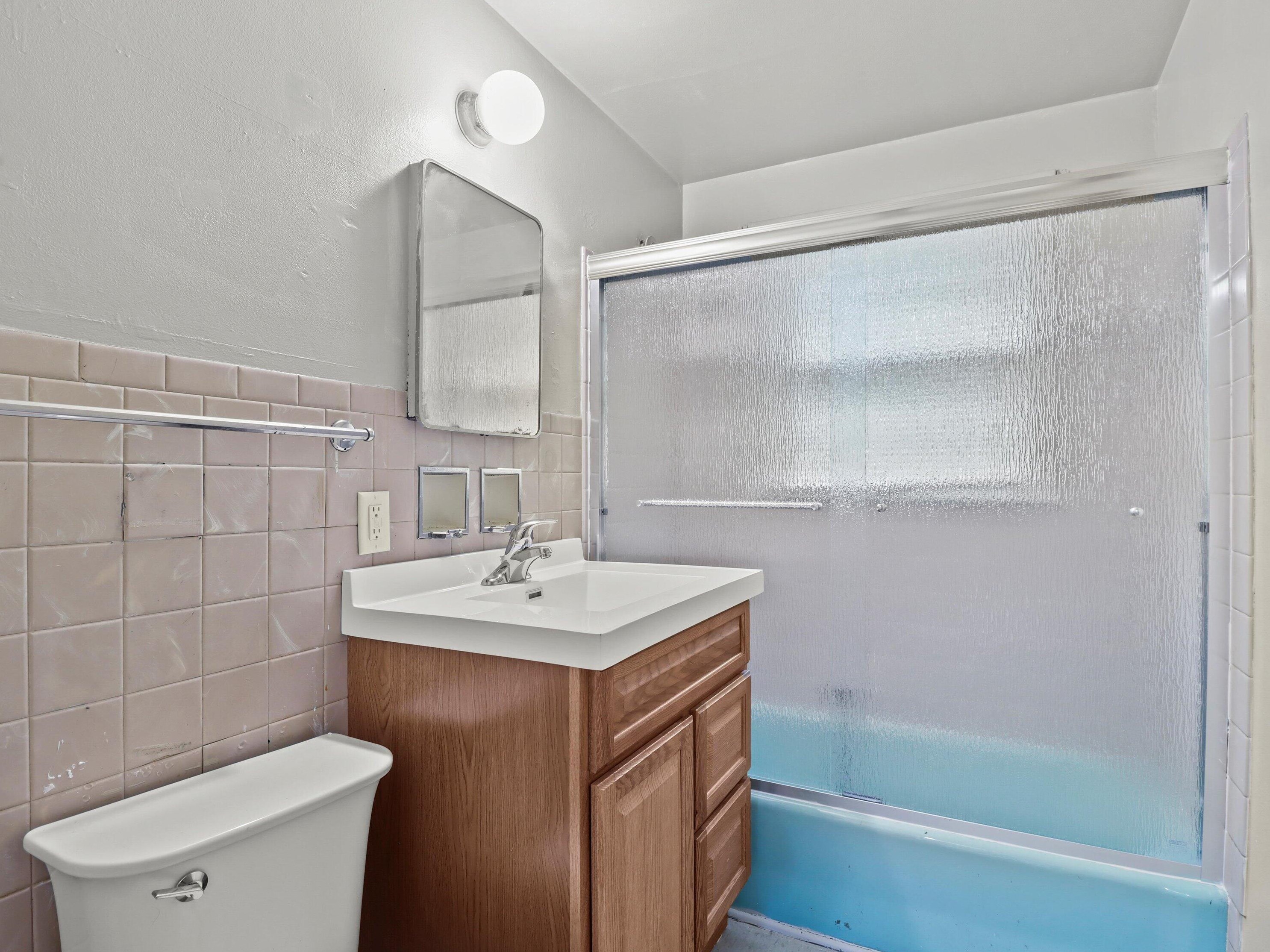 8244 Grantosa Dr, Milwaukee WI  53218-3625 exterior