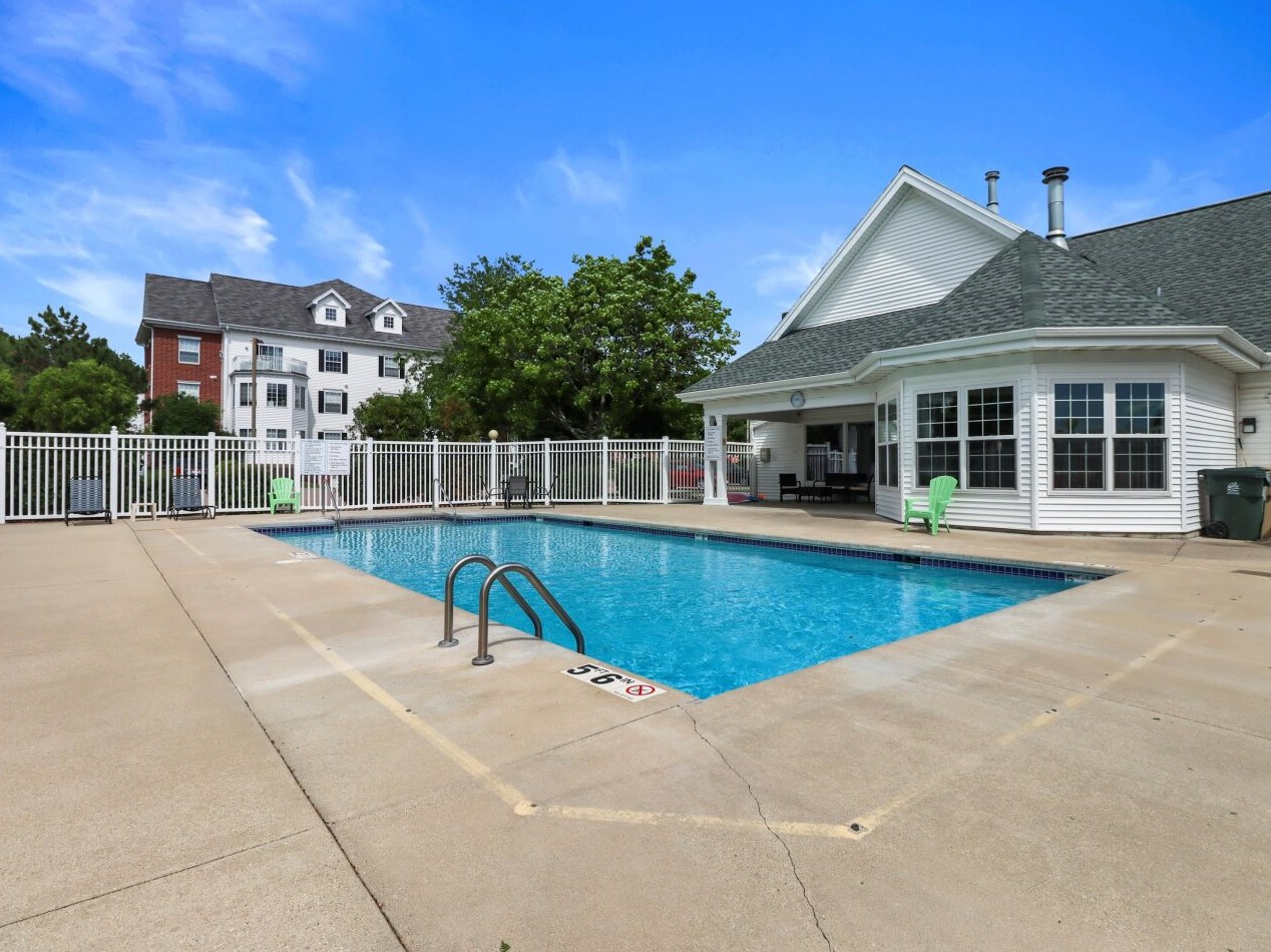 18 Kings Mill Cir, Madison WI  53718-8222 exterior