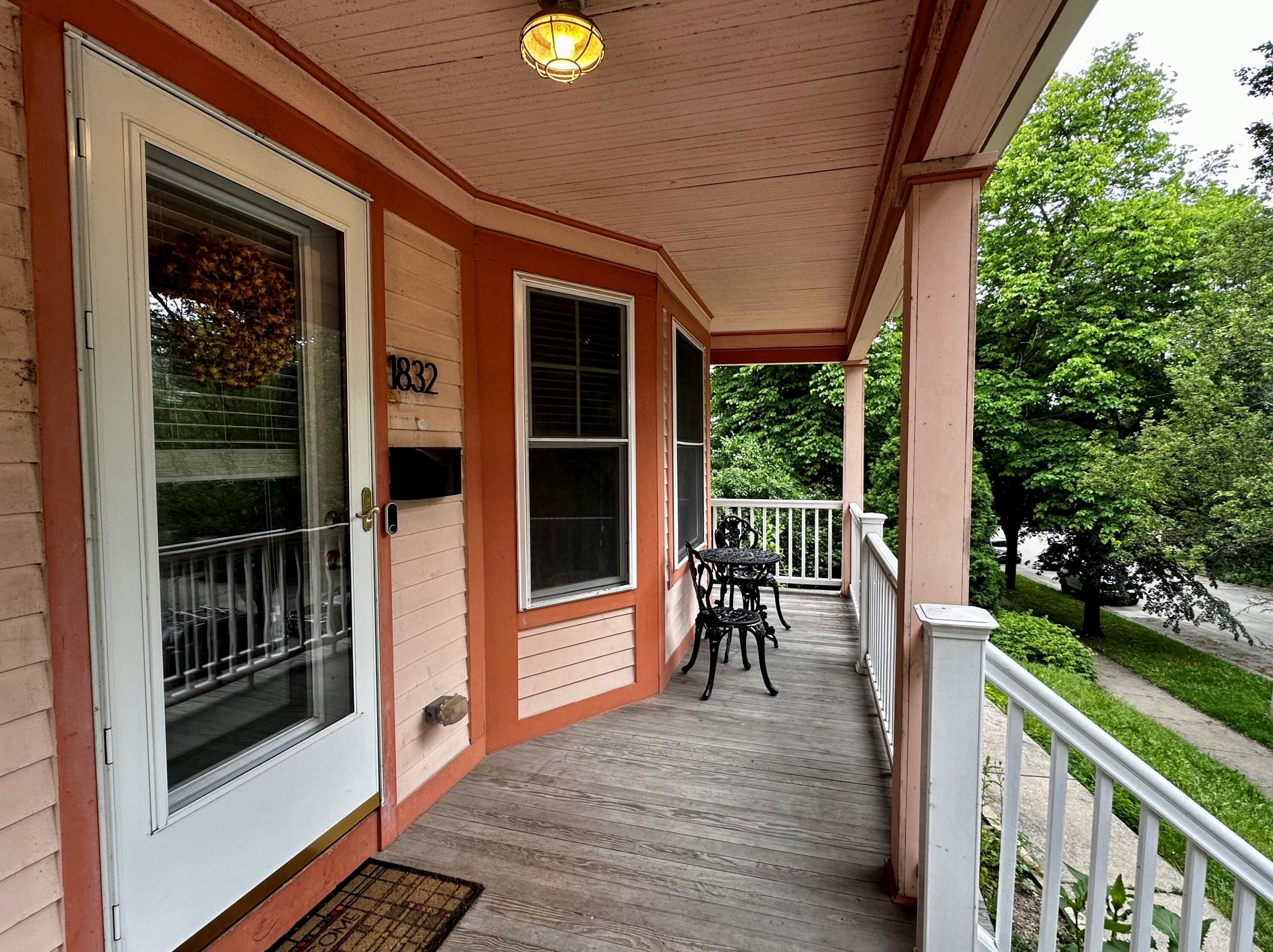 1832 Palmer St, Milwaukee WI  53212-3719 exterior