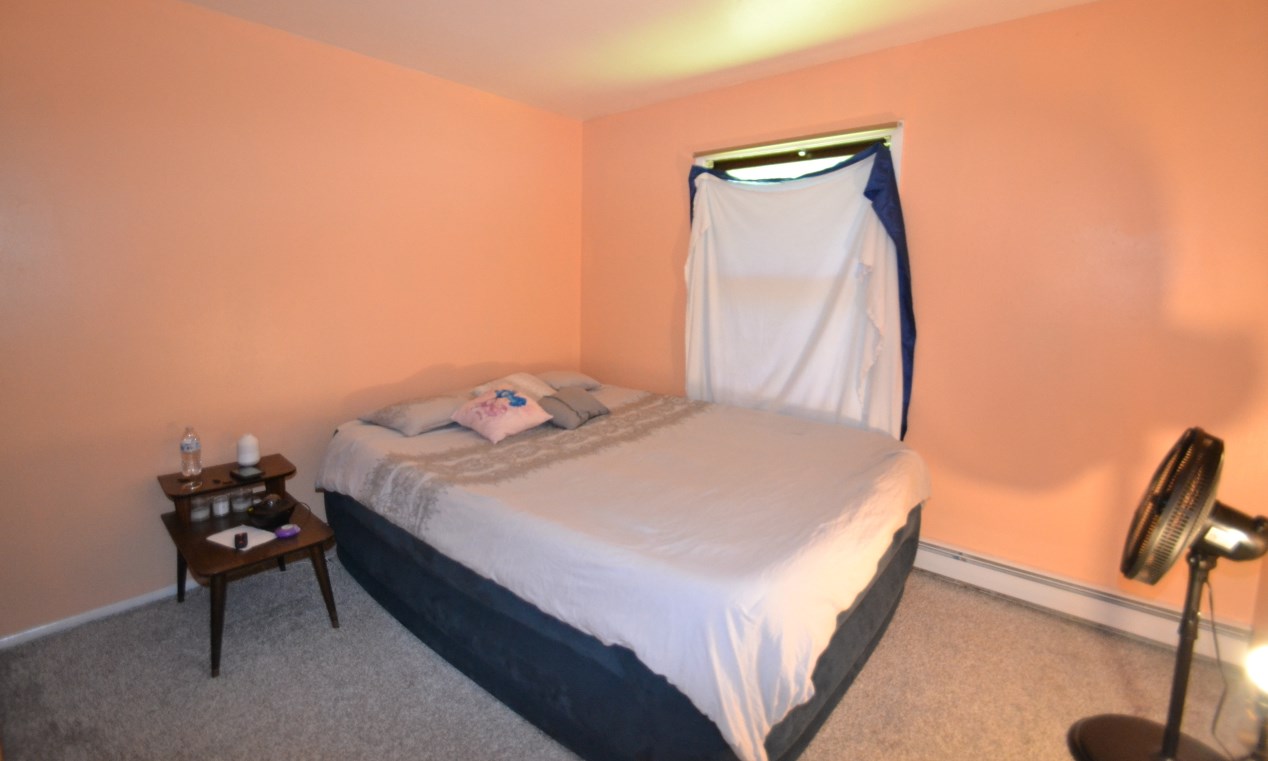 447 Merton Ave, Chenequa WI 53029-1236 exterior