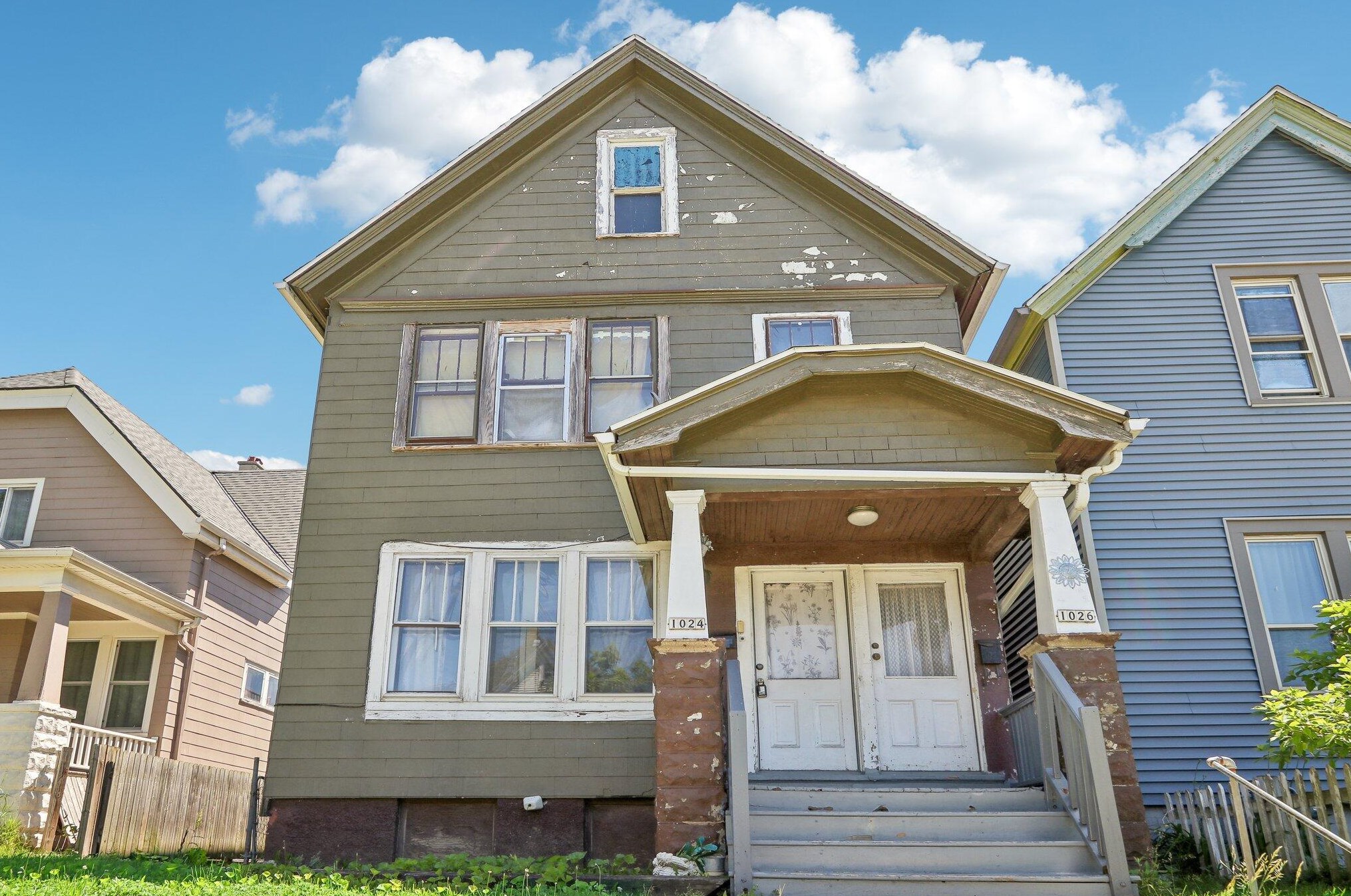 1024 32nd St, Milwaukee WI 53215-1552 exterior