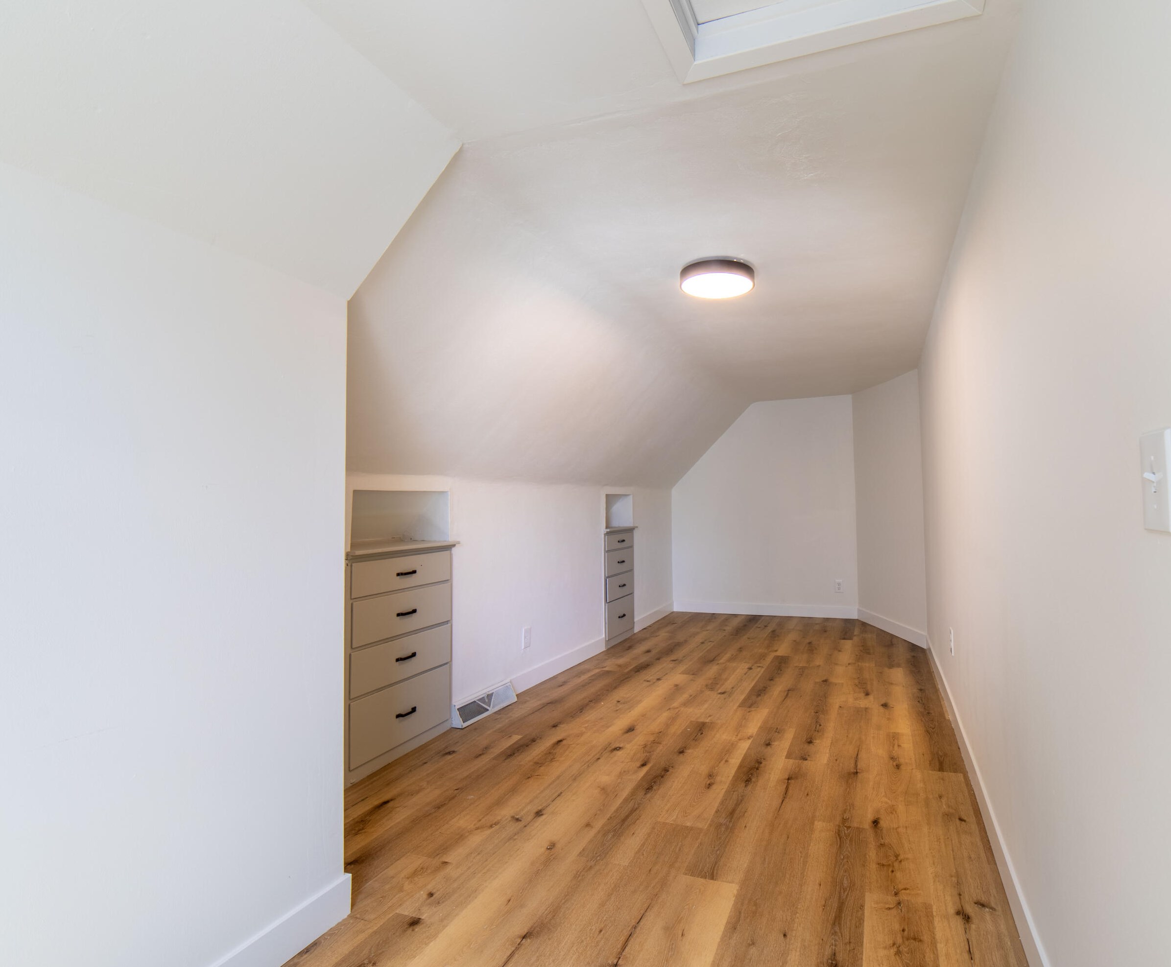 535 63, Milwaukee WI 53220-3005 exterior