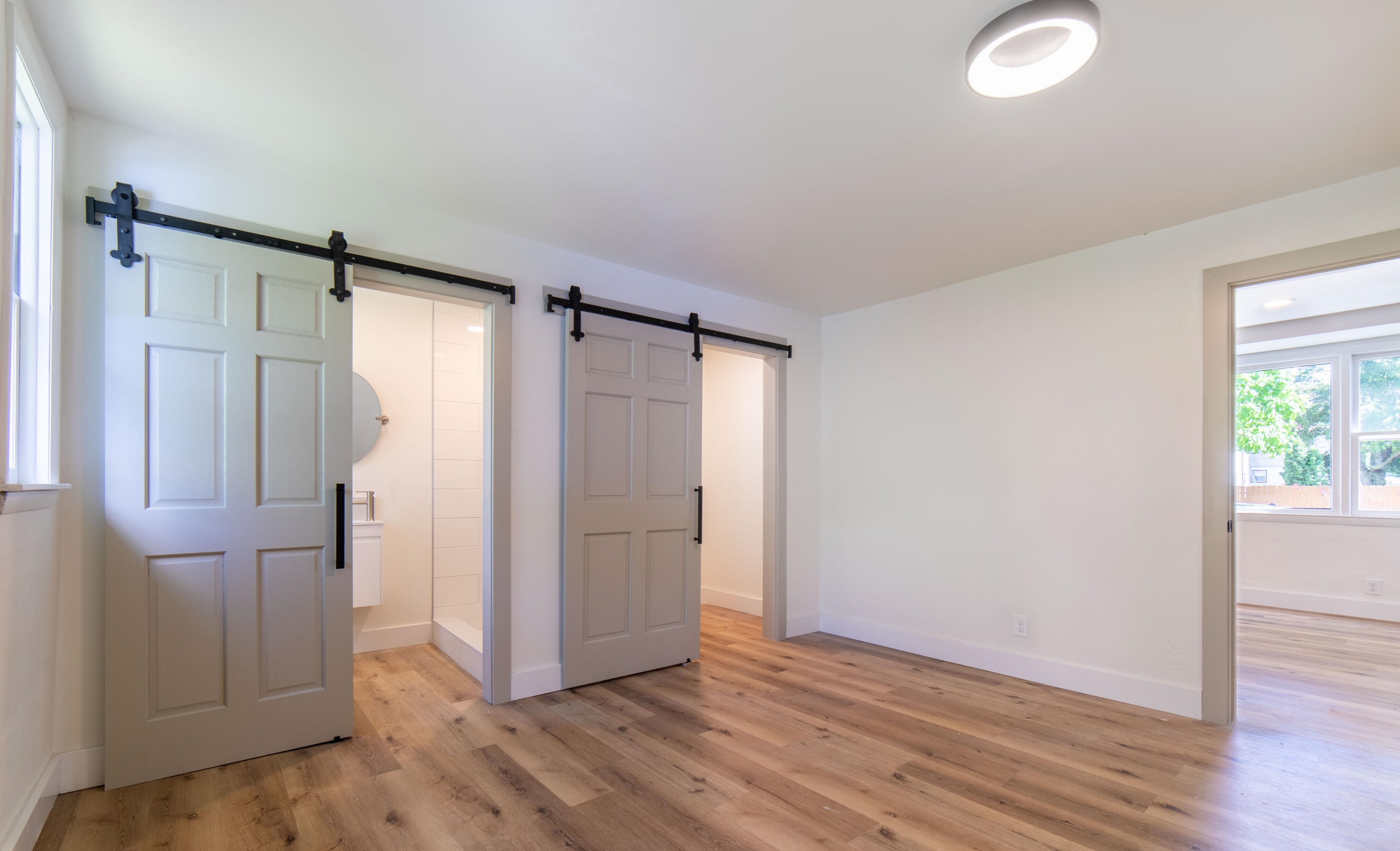 535 63, Milwaukee WI 53220-3005 exterior