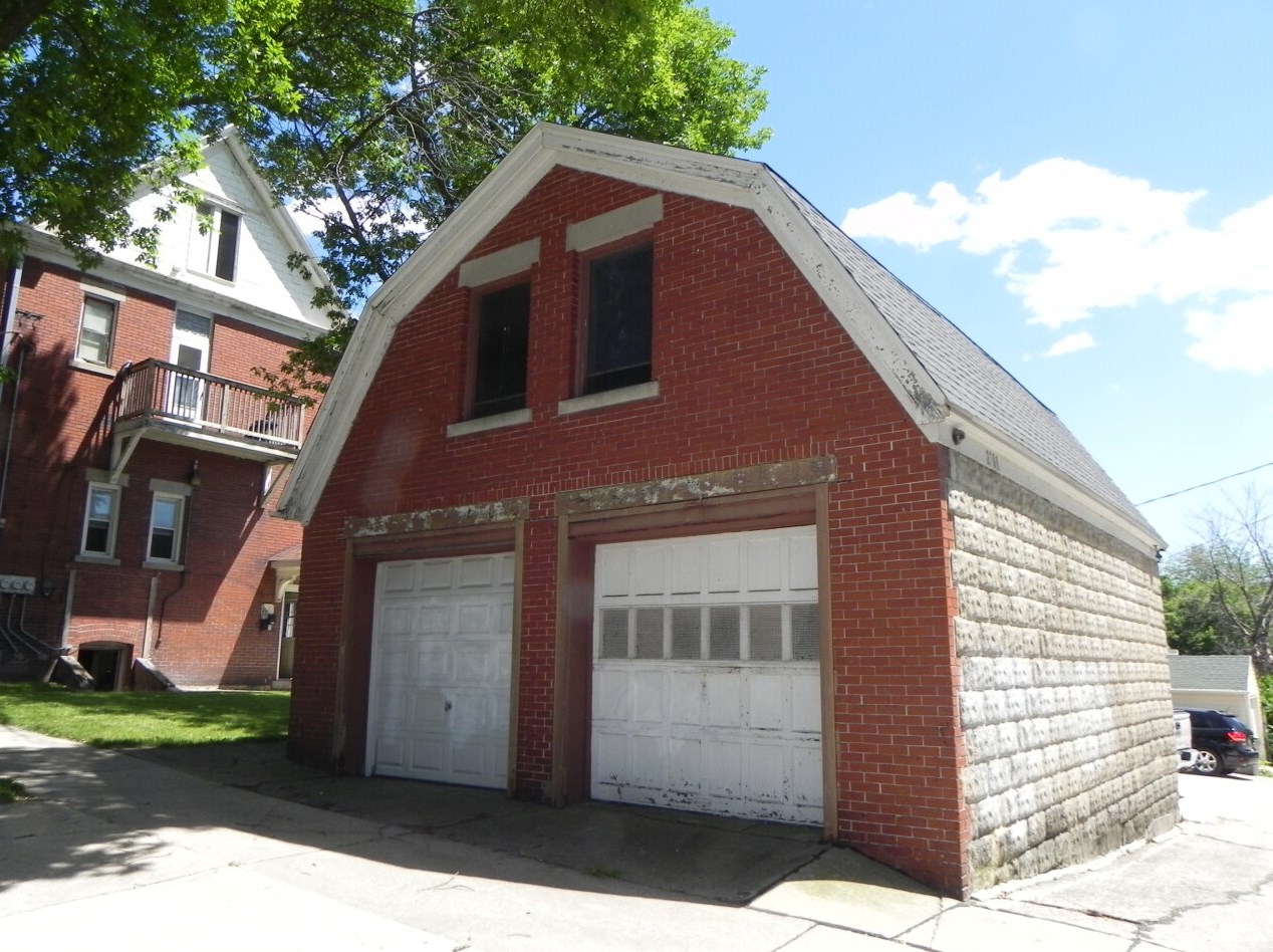 2601 7th St, Milwaukee WI  53215-3407 exterior