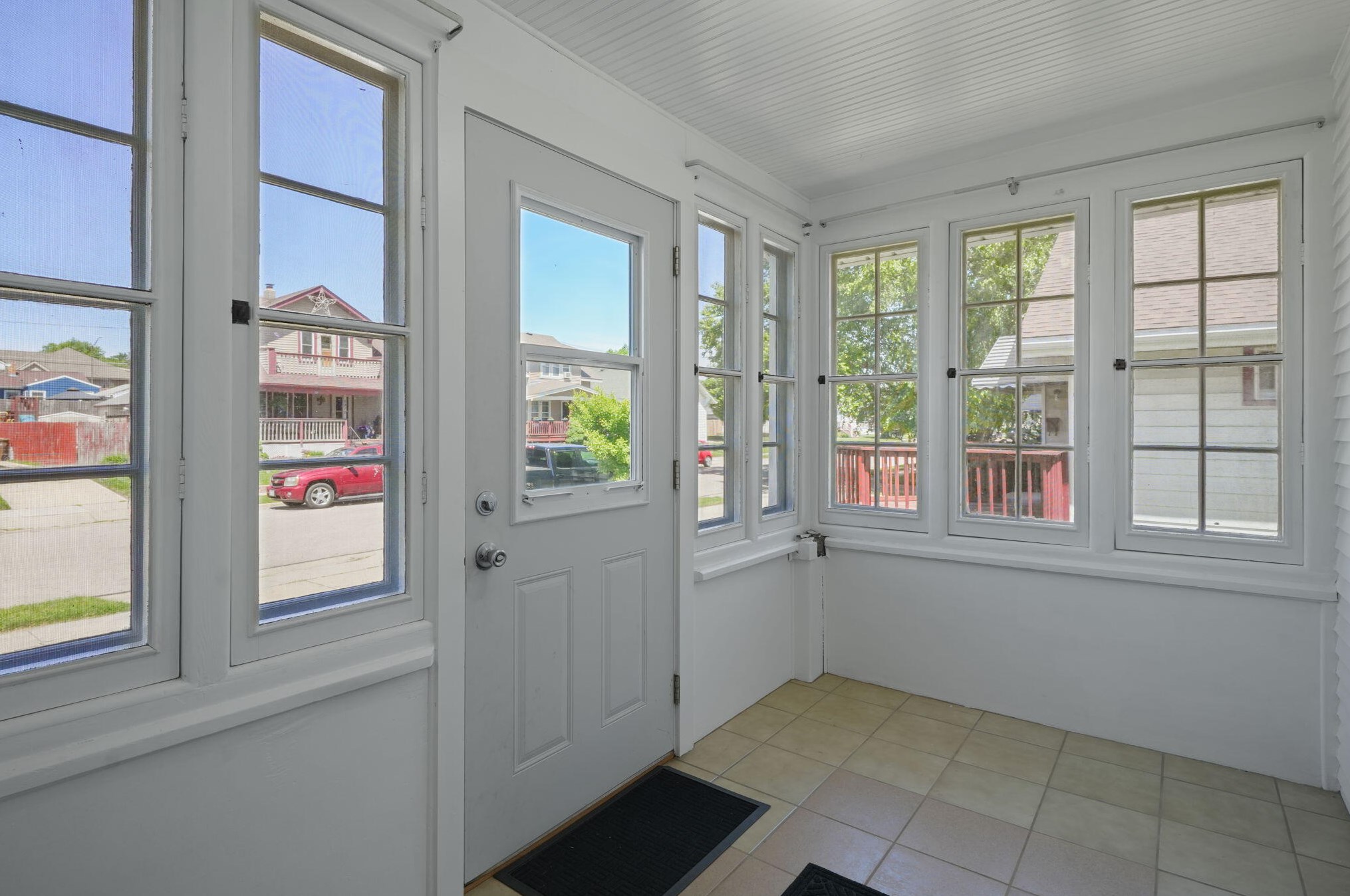 6917 38 Ave, Kenosha WI 53158-4117 exterior