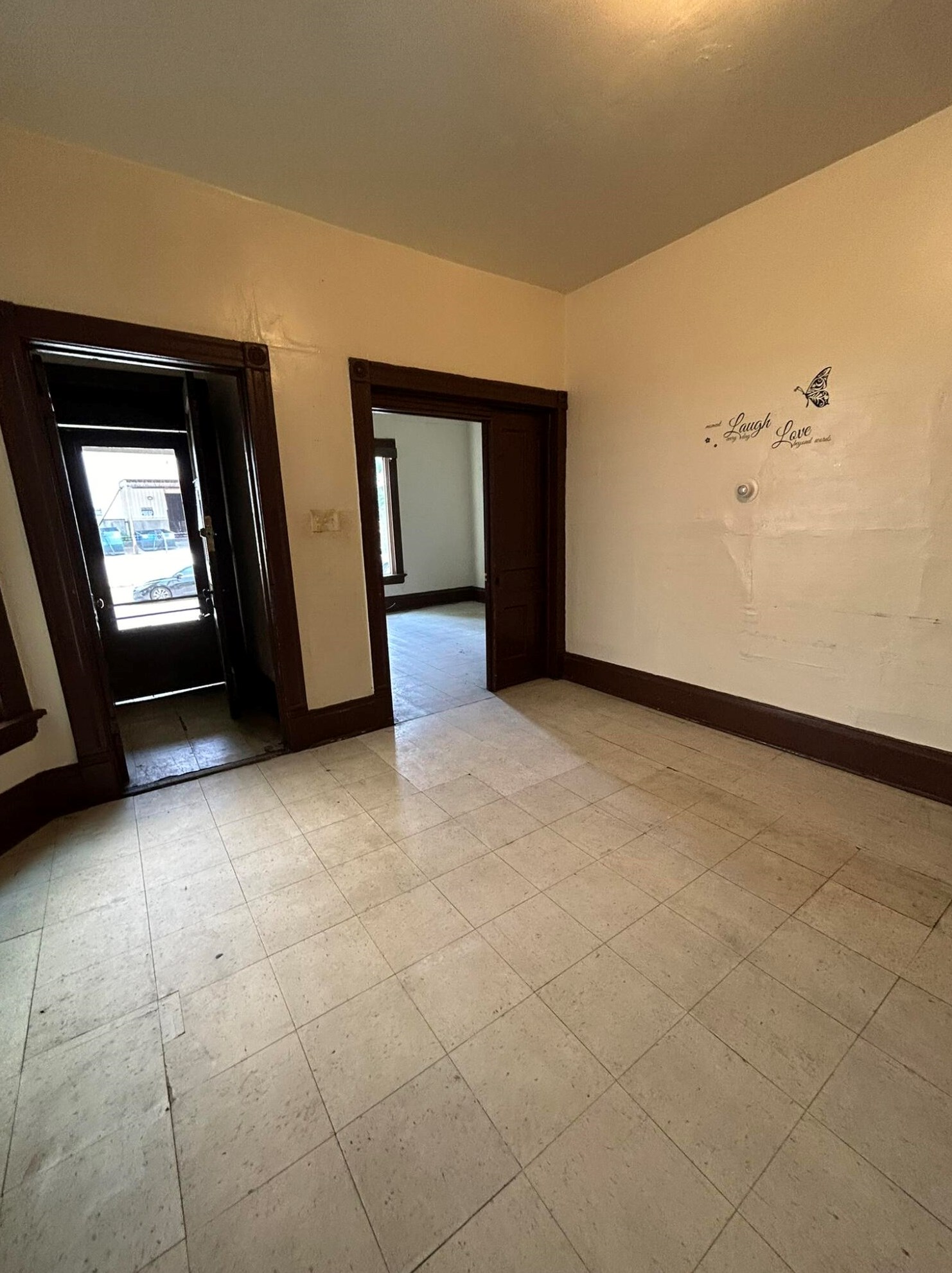 2818 Meinecke Ave, Milwaukee WI  53210-0031 exterior