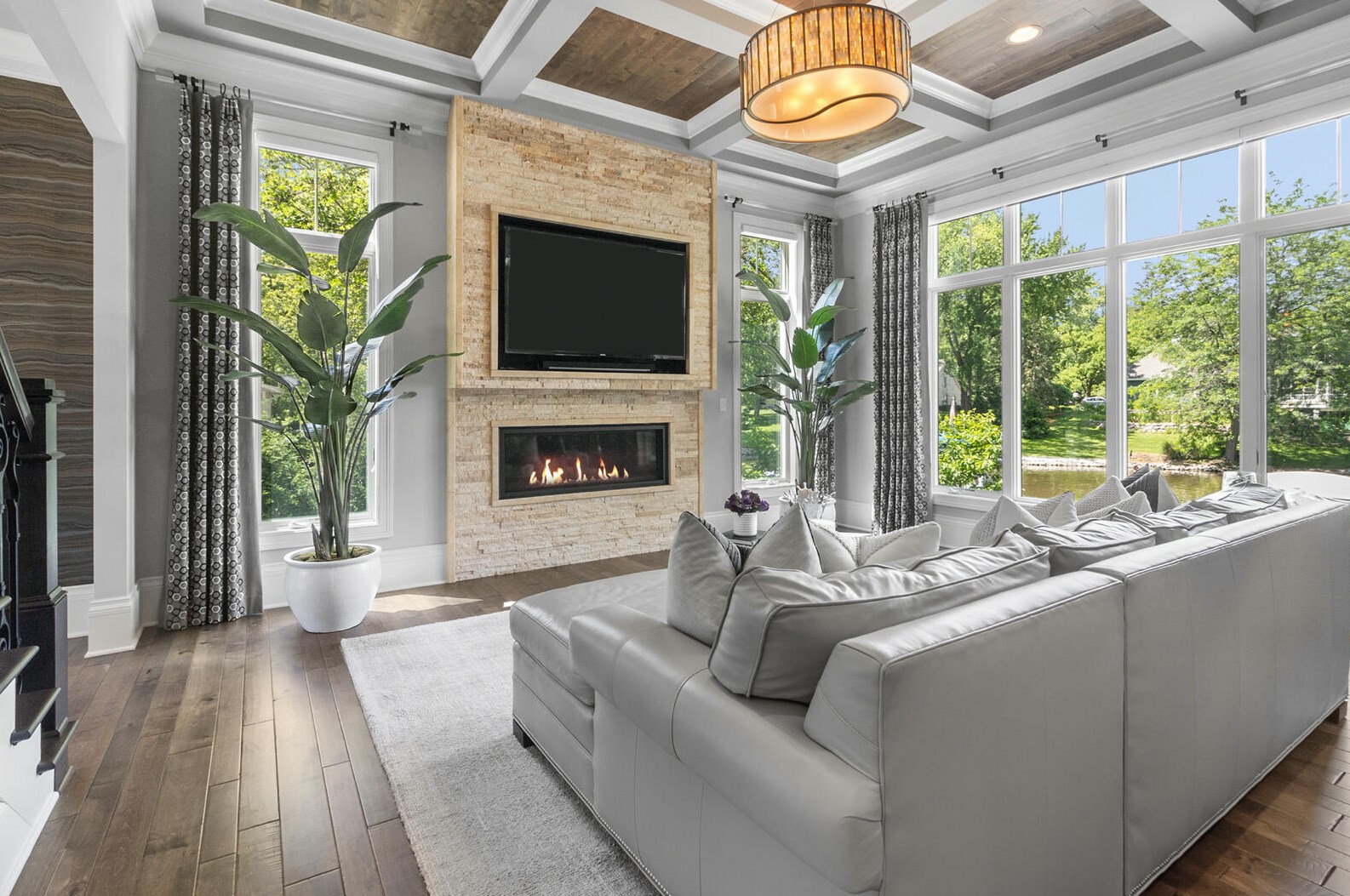 2307 Nagawicka Rd, Chenequa WI 53029-8805 exterior