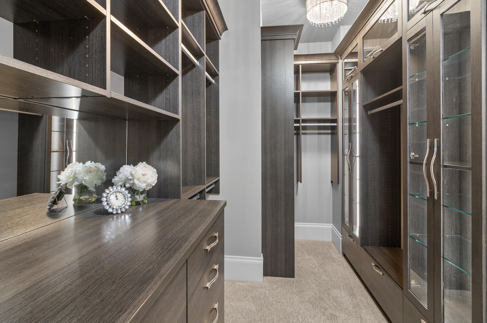 2307 Nagawicka Rd, Chenequa WI 53029-8805 exterior