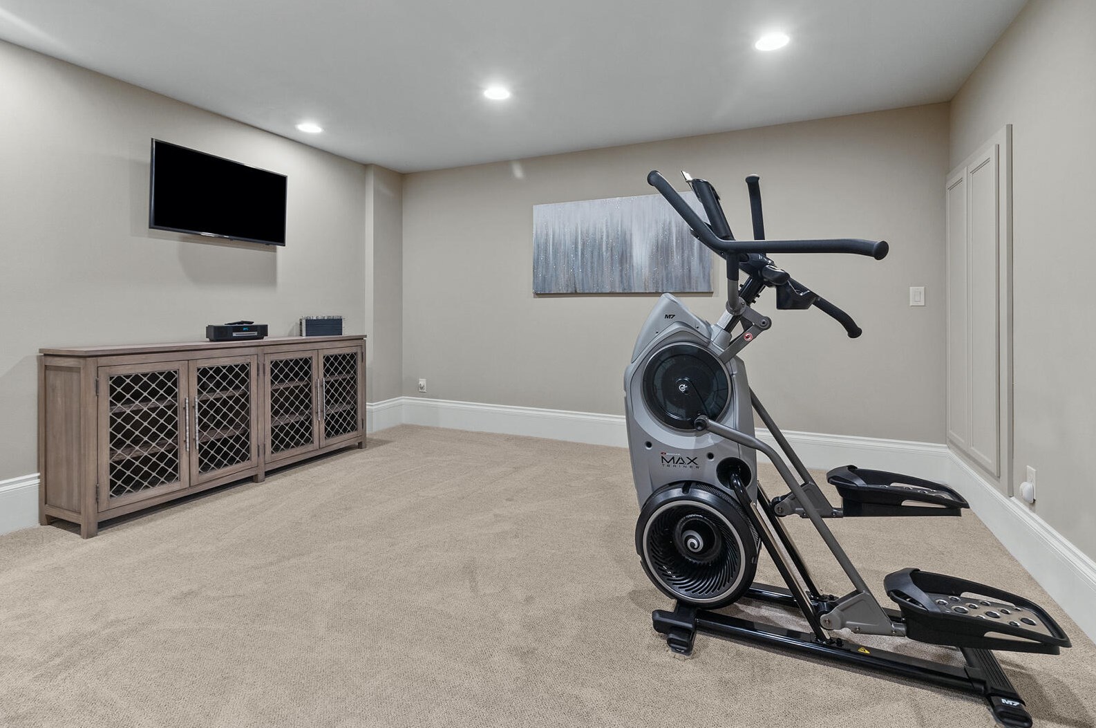 2307 Nagawicka Rd, Chenequa WI 53029-8805 exterior