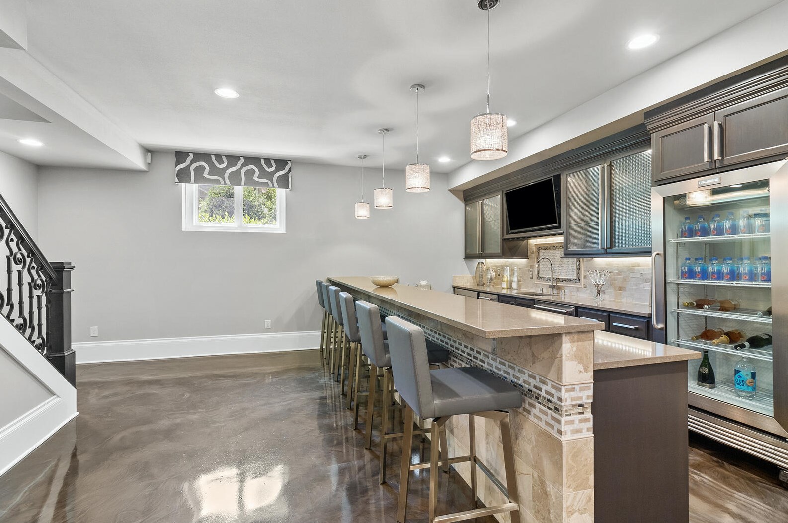 2307 Nagawicka Rd, Chenequa WI 53029-8805 exterior