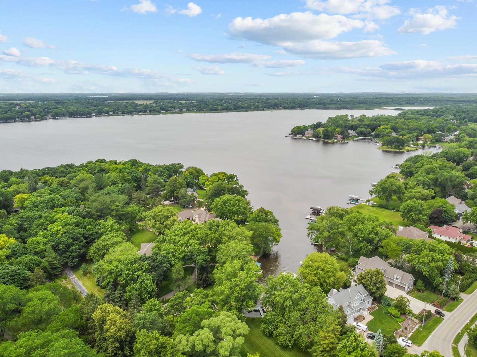 2307 Nagawicka Rd, Chenequa WI 53029-8805 exterior