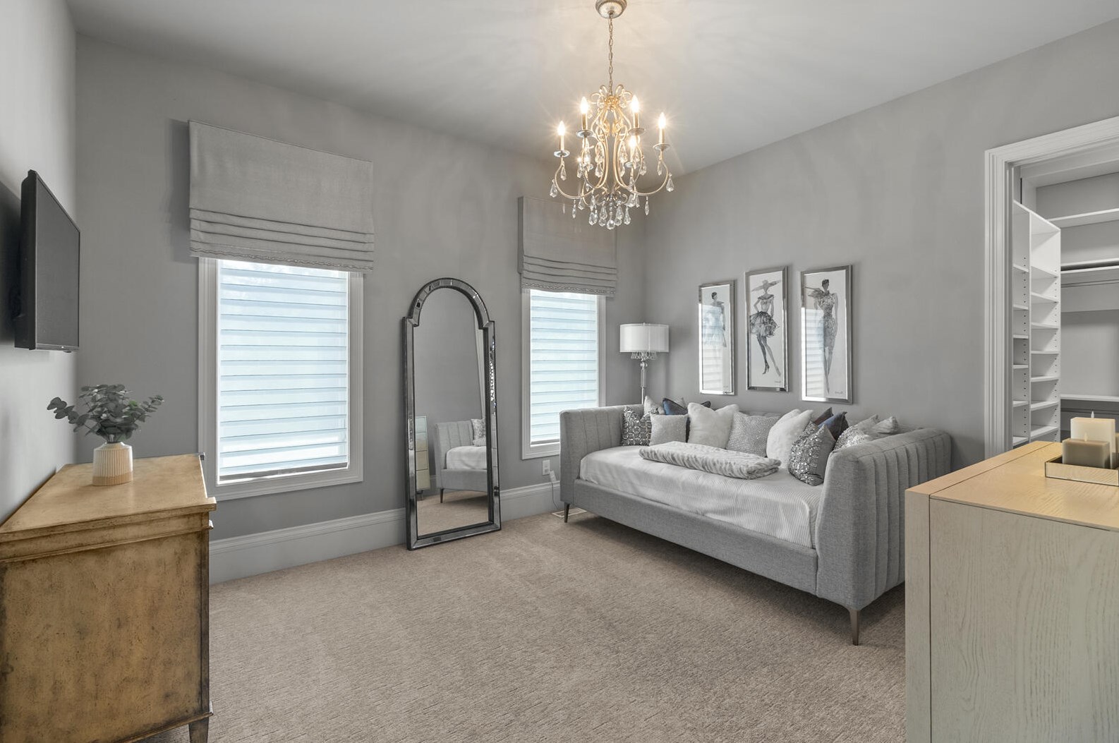 2307 Nagawicka Rd, Chenequa WI 53029-8805 exterior