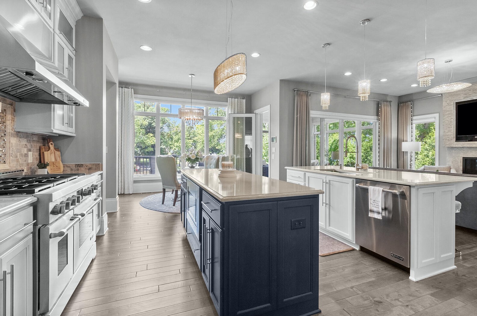 2307 Nagawicka Rd, Chenequa WI 53029-8805 exterior