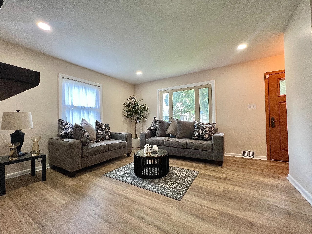 3826 81, Milwaukee WI 53220-1019 exterior