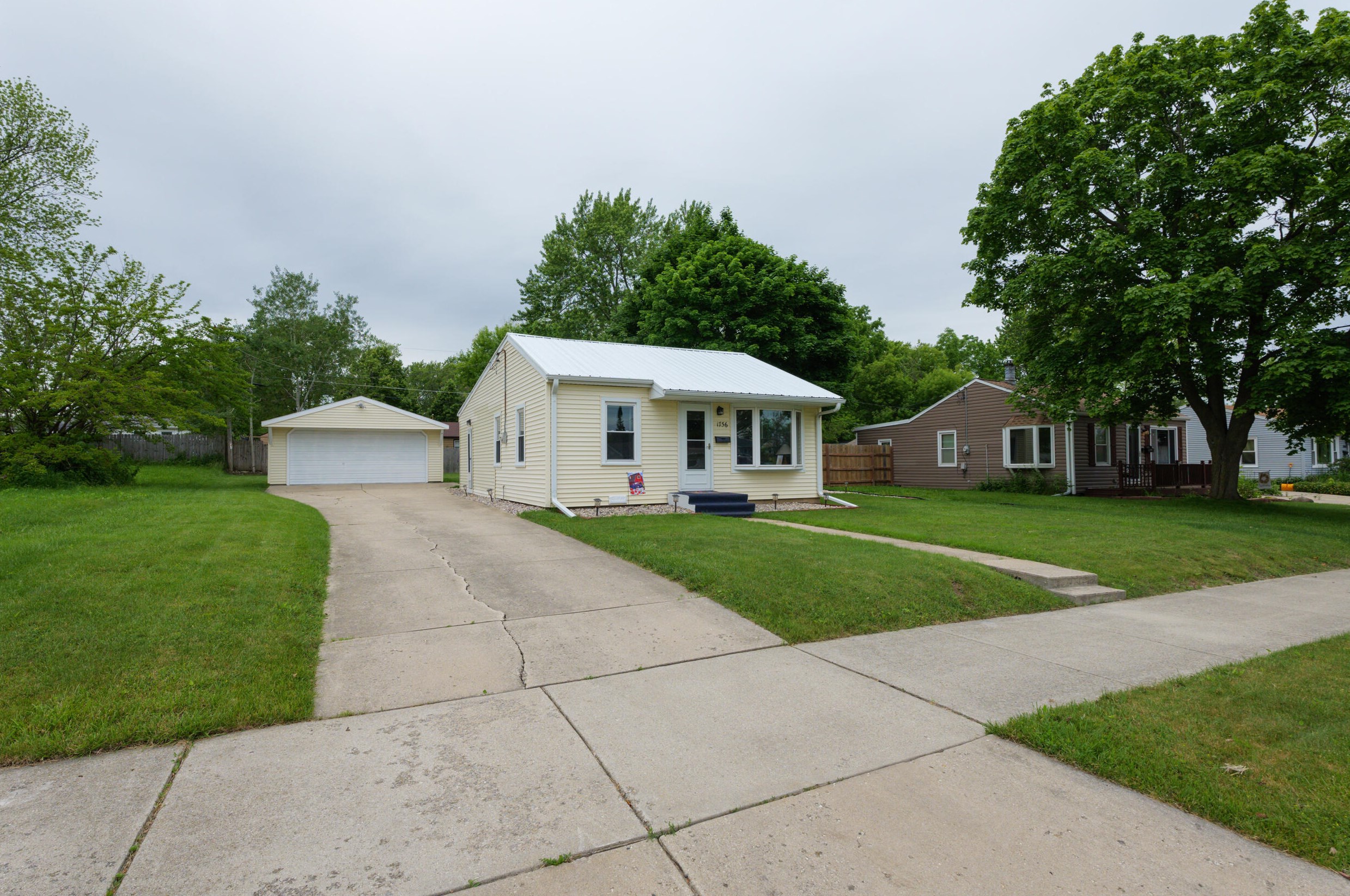1756 Oregon St, Racine WI  53405-3636 exterior