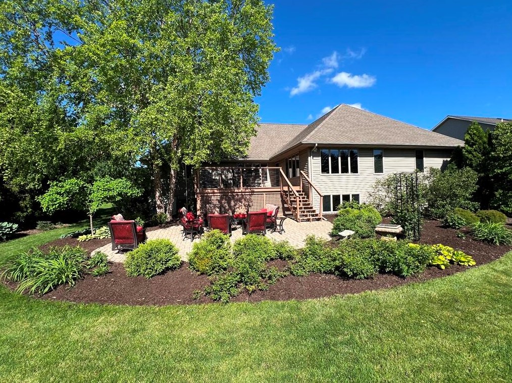 177 Maple Dr, Plymouth WI 53073-4059 exterior