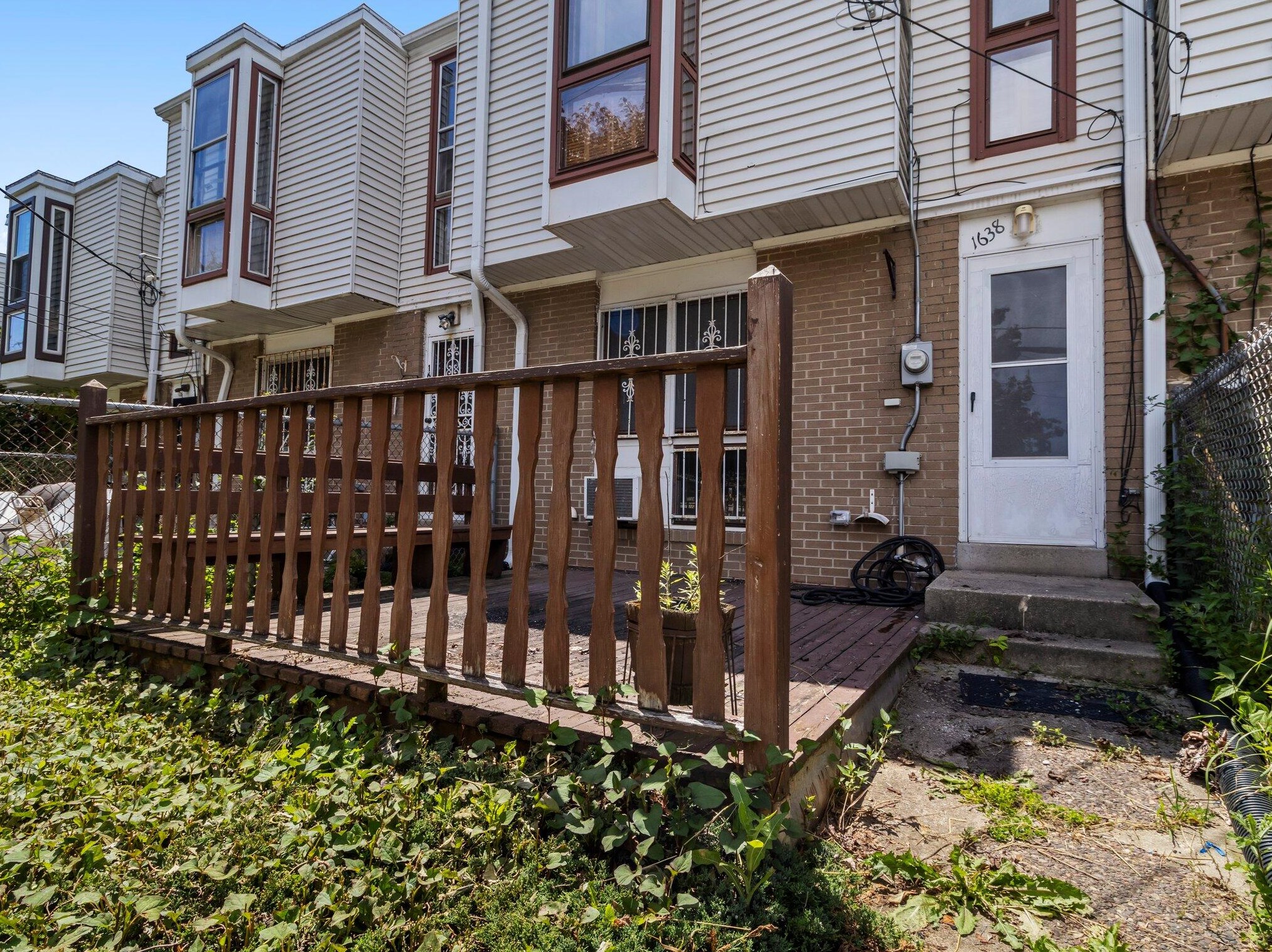 1638 Mayflower Ct, Milwaukee WI 53205-2265 exterior