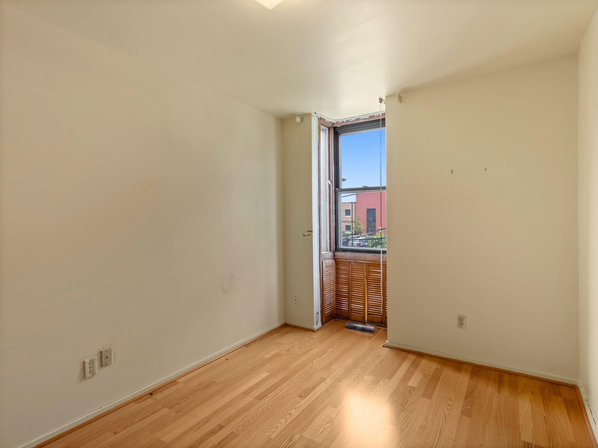 1638 Mayflower Ct, Milwaukee WI 53205-2265 exterior