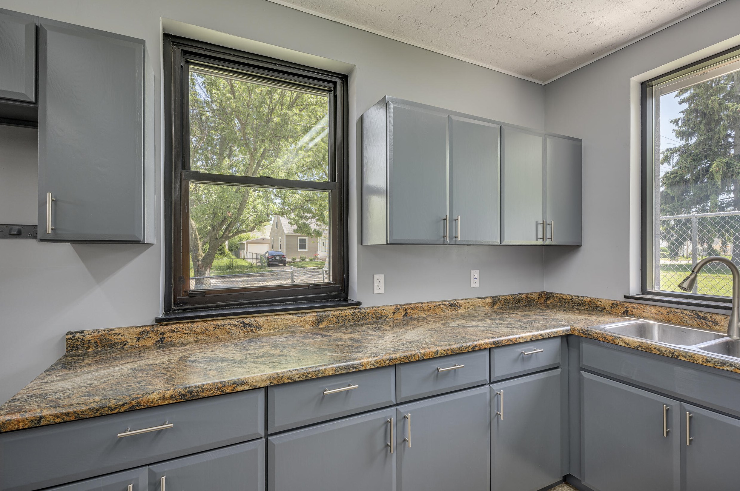 4004 29 Ave, Kenosha WI 53143-5665 exterior