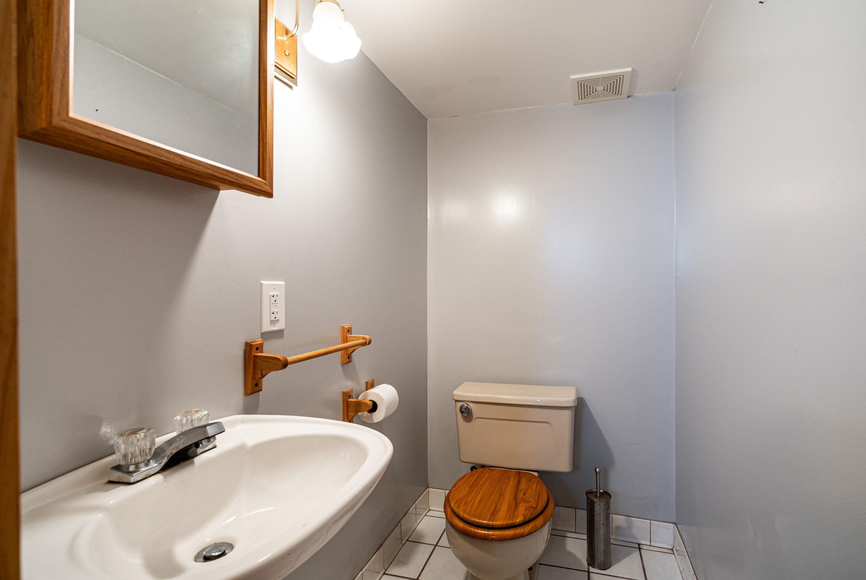 609 60th St, Milwaukee WI  53213-4116 exterior