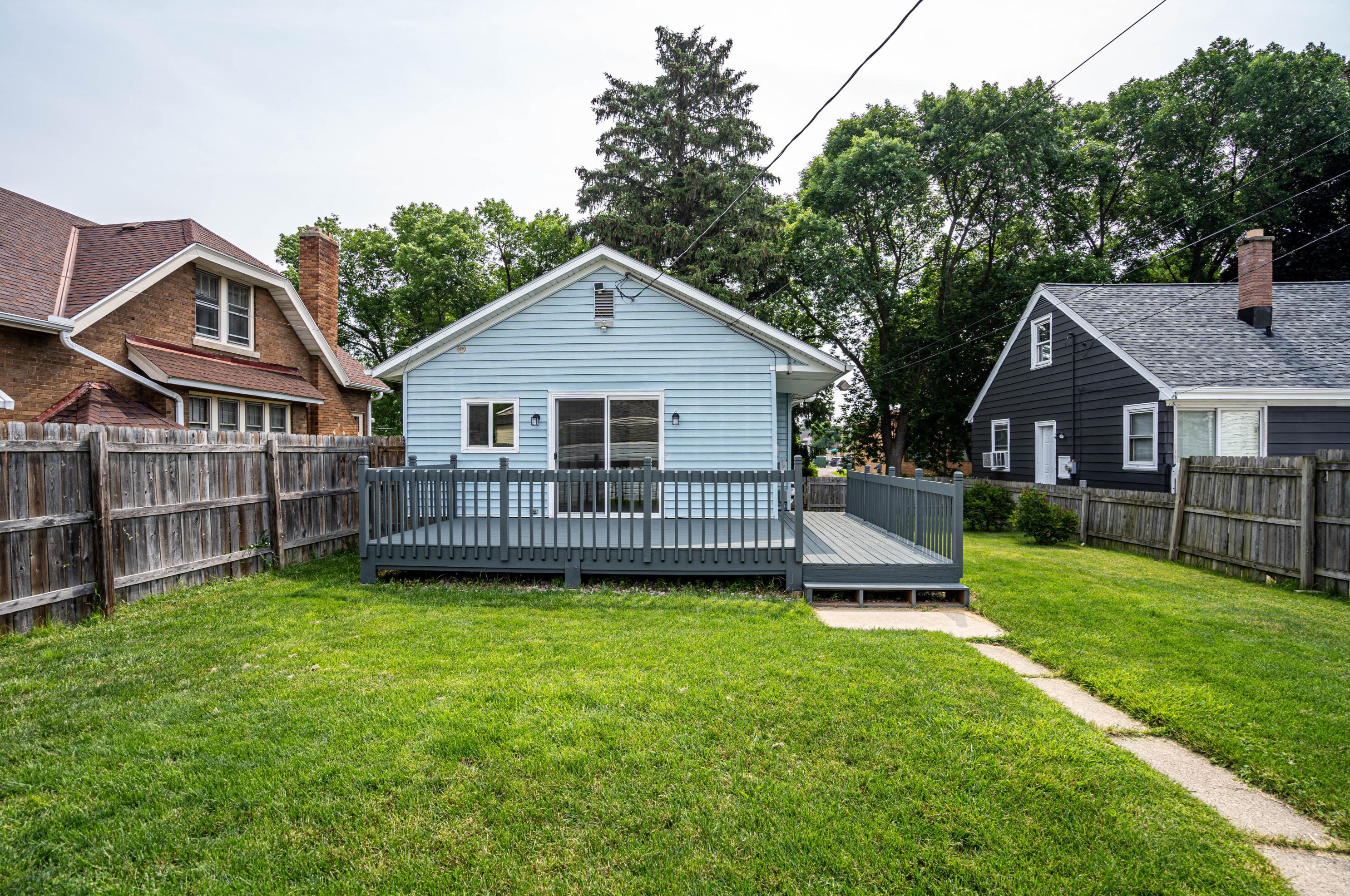 609 60th St, Milwaukee WI  53213-4116 exterior