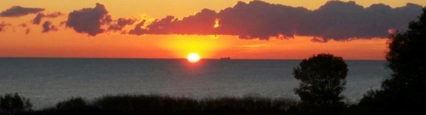 4130 Lake Dr, Milwaukee WI  53211-1719 exterior