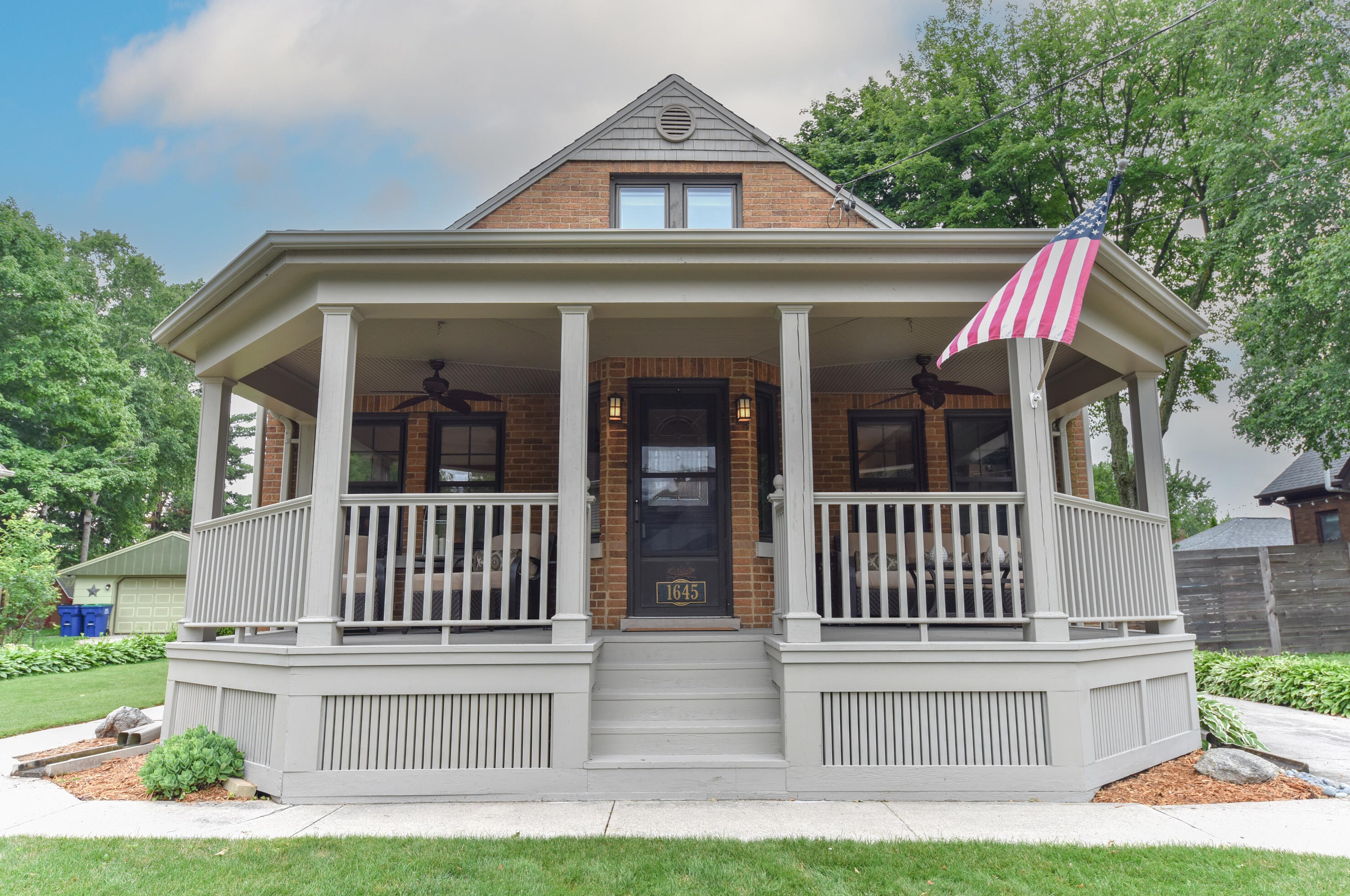 1645 12th Ave, Grafton WI  53024-2407 exterior