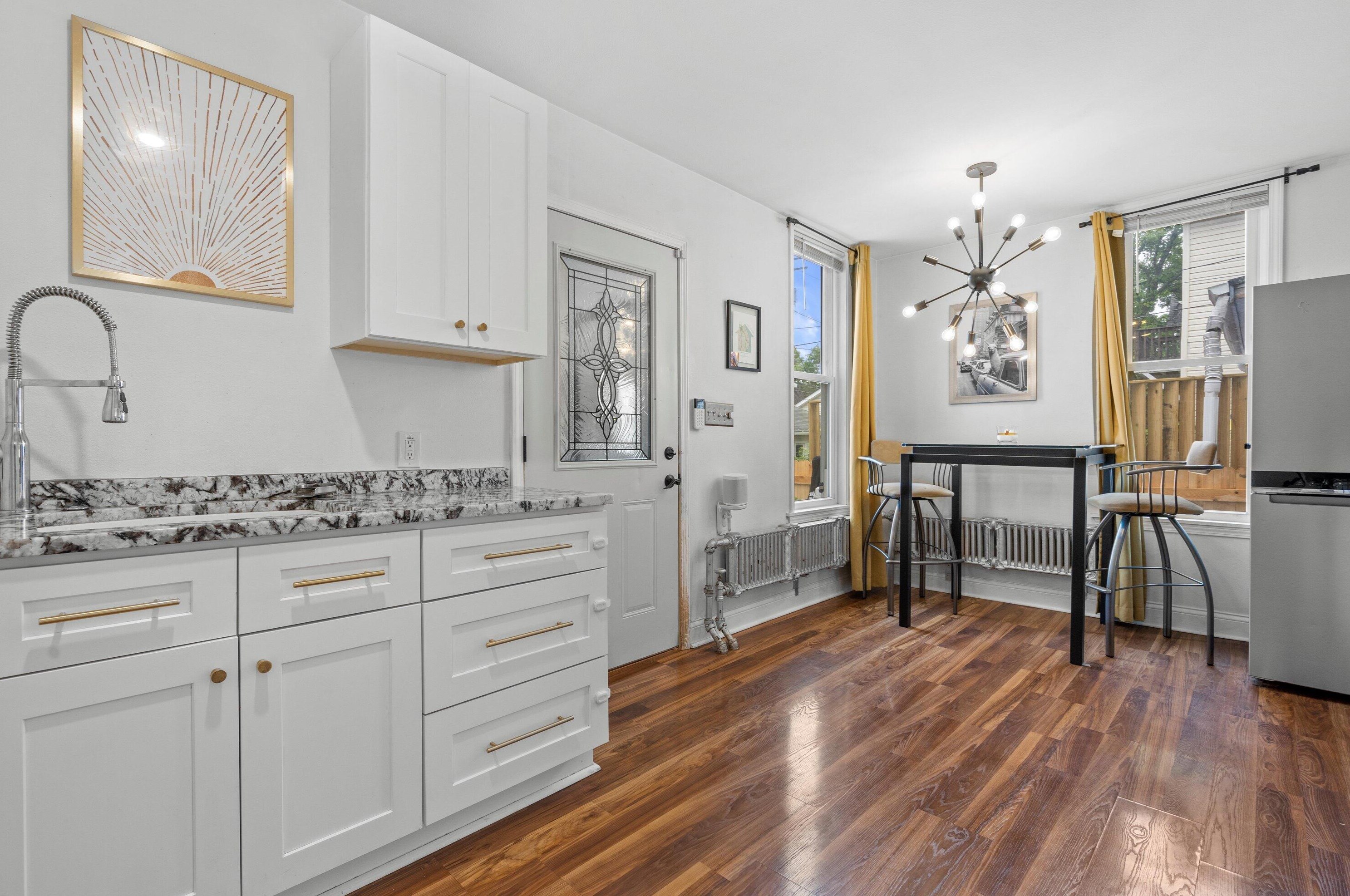 3320 Bartlett Ave, Milwaukee WI  53211-3024 exterior