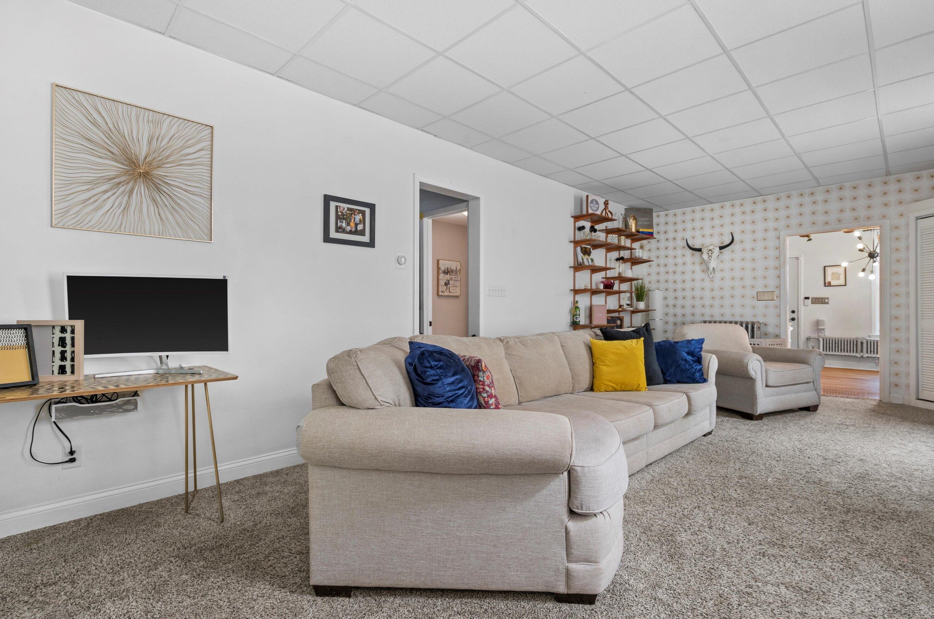 3320 Bartlett Ave, Milwaukee WI  53211-3024 exterior