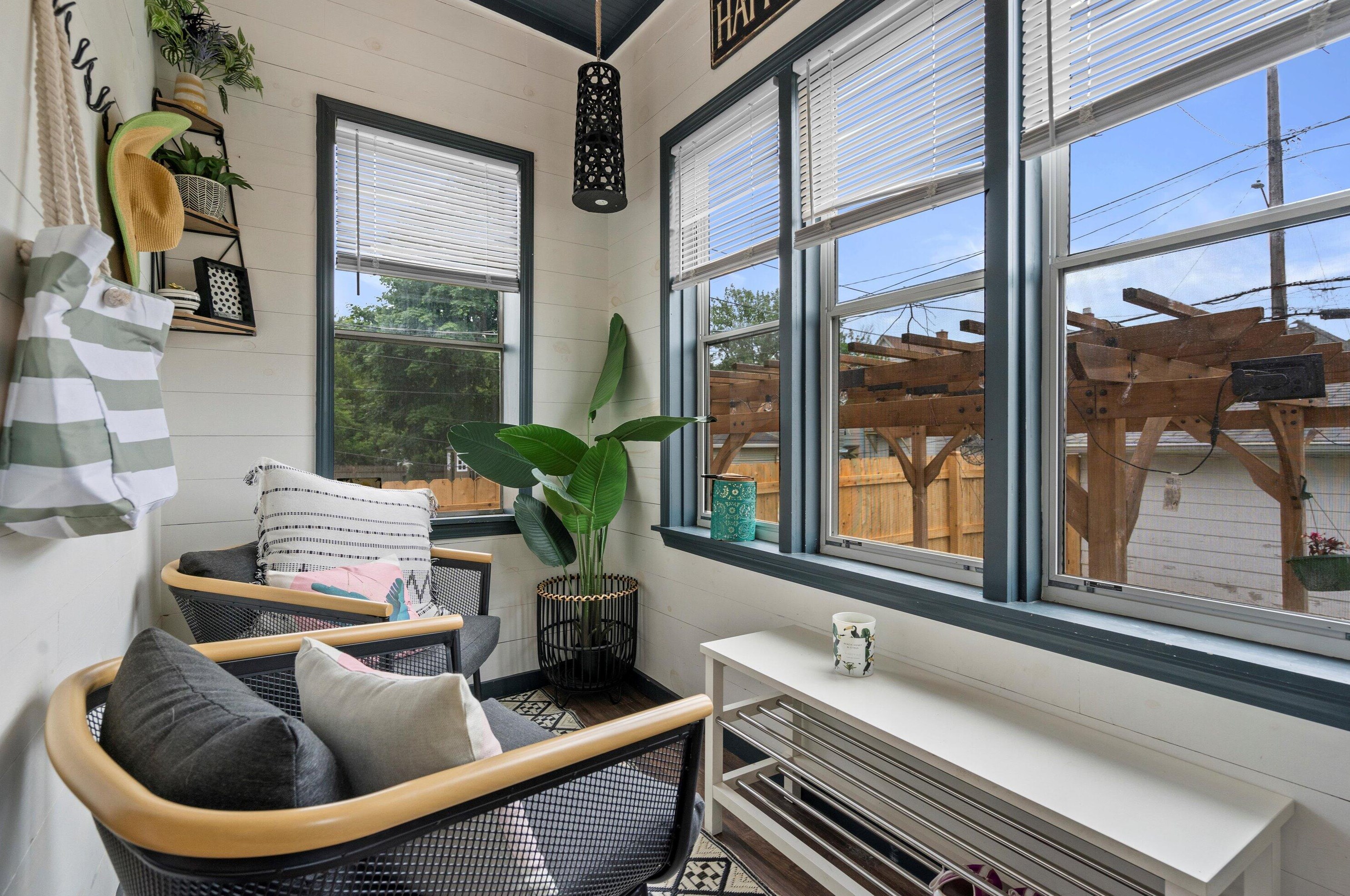 3320 Bartlett Ave, Milwaukee WI  53211-3024 exterior