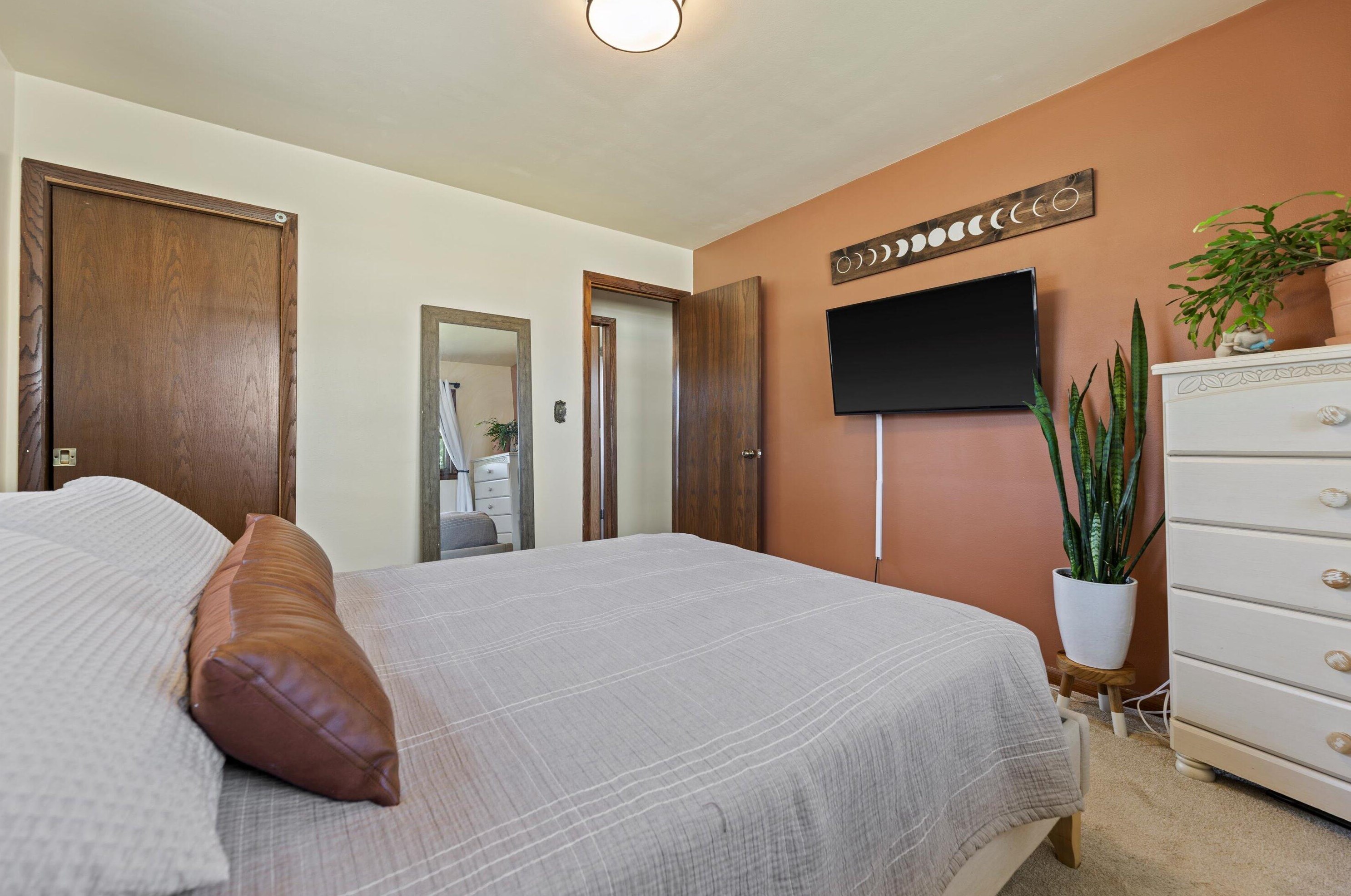 4444 64th St, Milwaukee WI  53220-3418 exterior