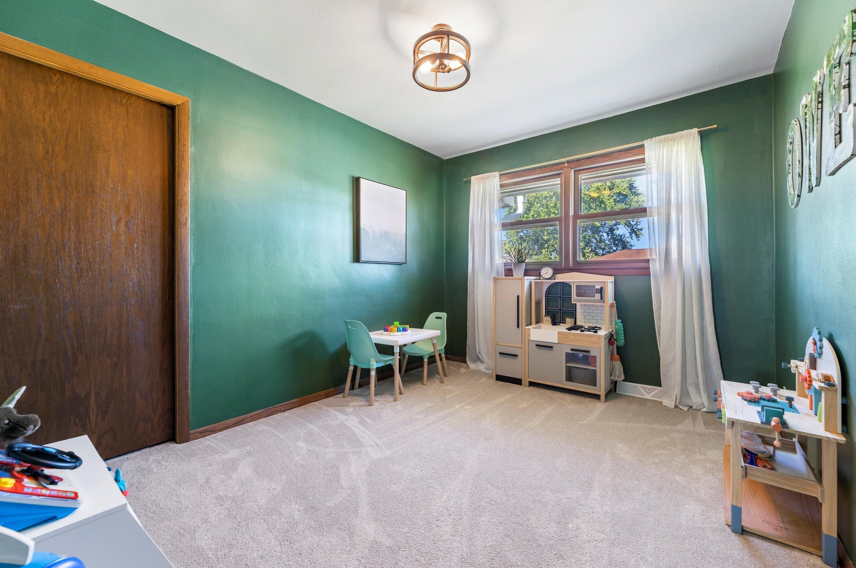 4444 64th St, Milwaukee WI  53220-3418 exterior