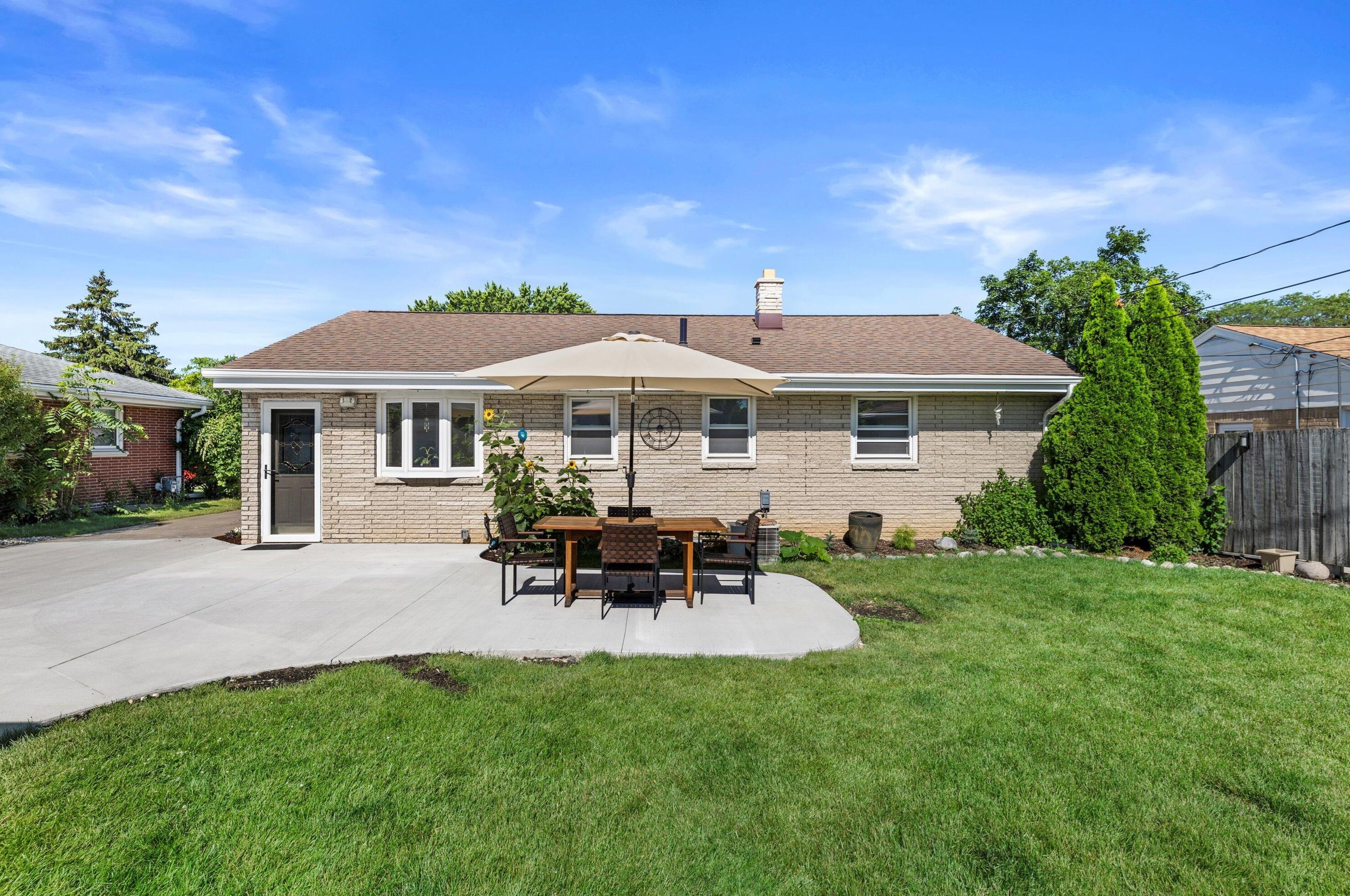 4444 64th St, Milwaukee WI  53220-3418 exterior