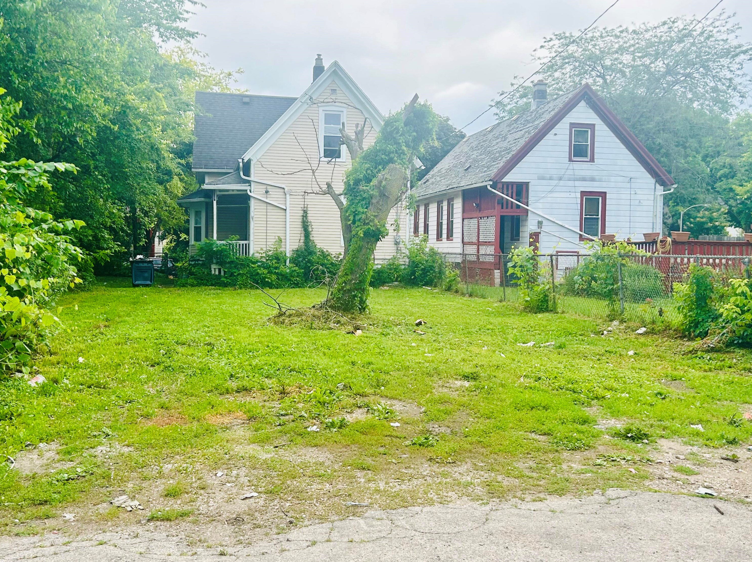 2564 15th St, Milwaukee WI  53206-2001 exterior