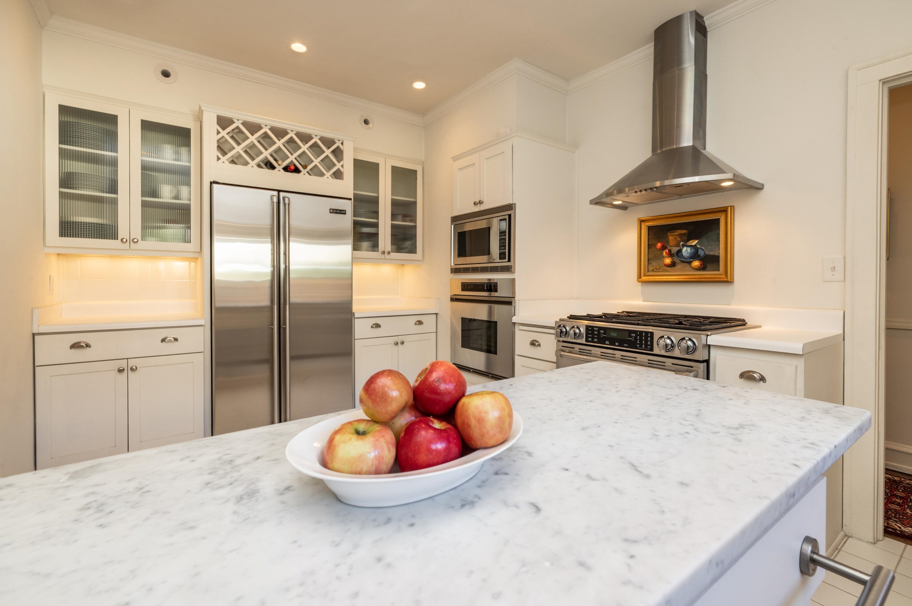 3027 Lake Dr, Milwaukee WI  53211-3403 exterior